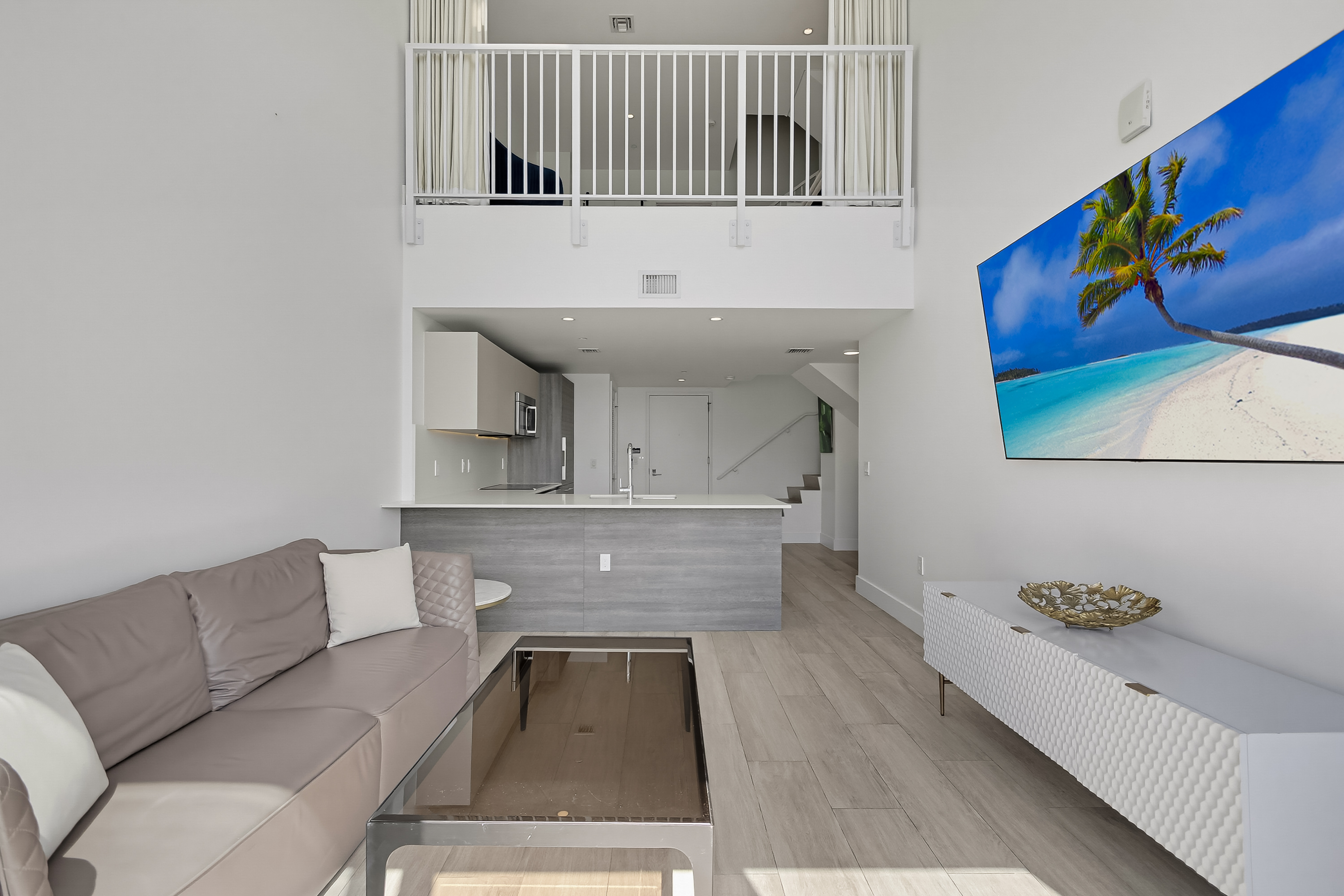121 NE 34th St Unit# PH3206
