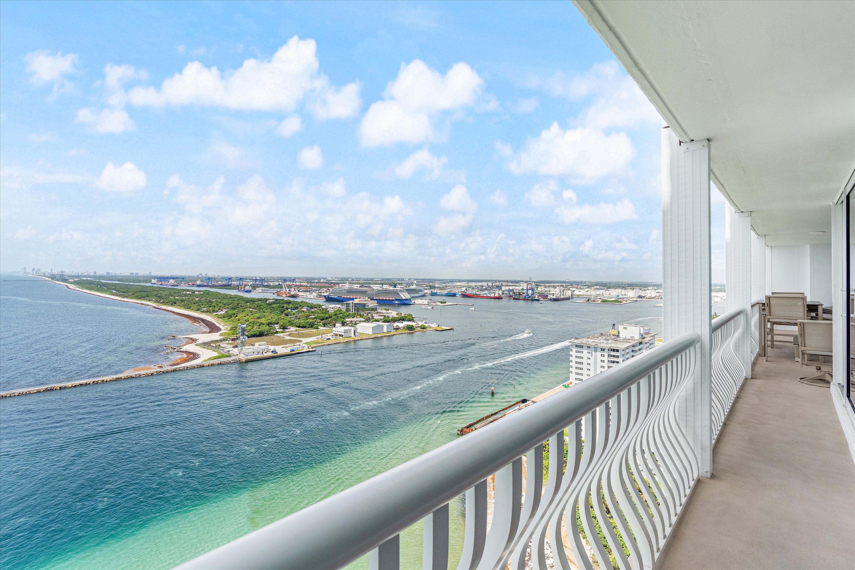 2200 S Ocean Ln #2804