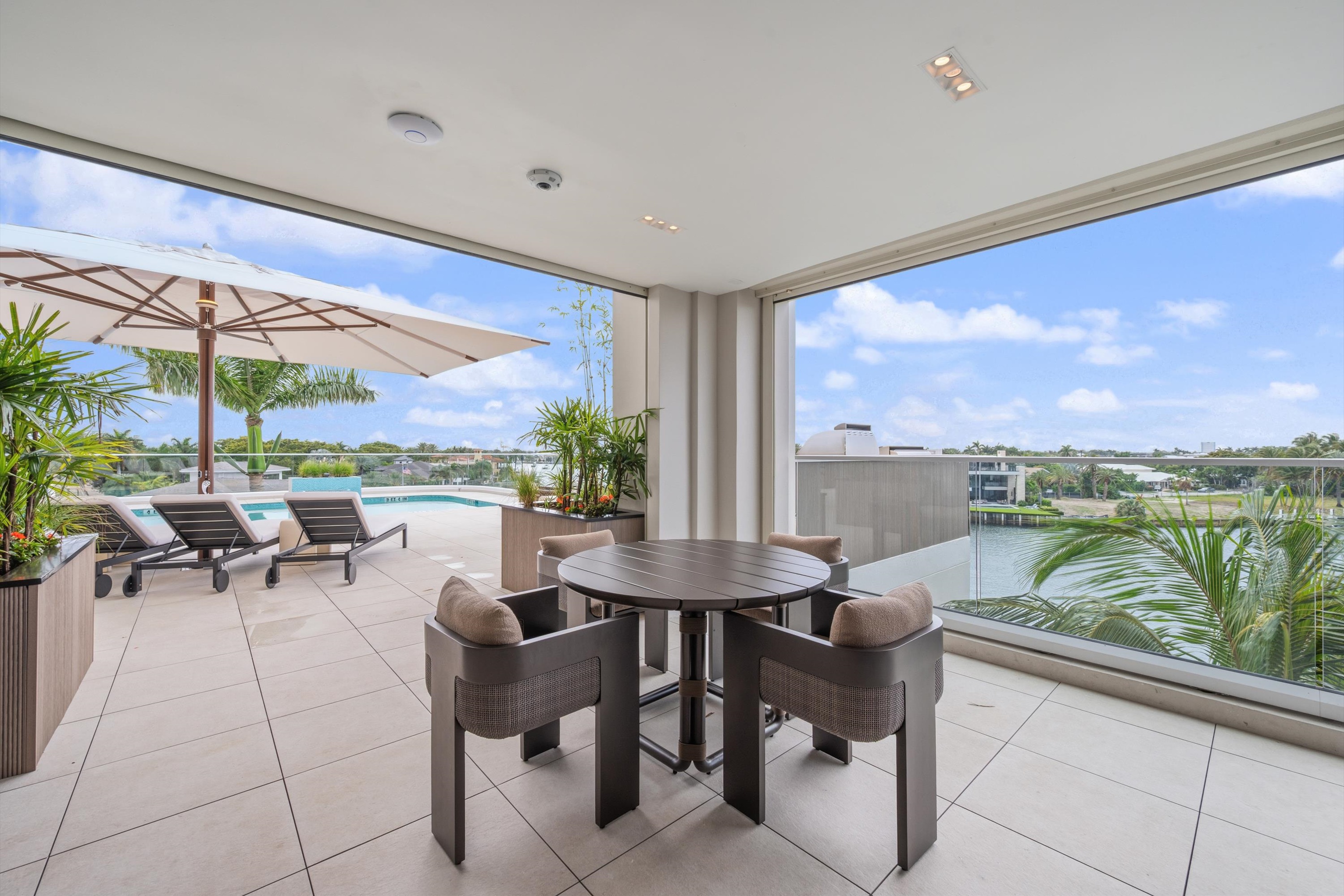 3055 Harbor Dr #1202