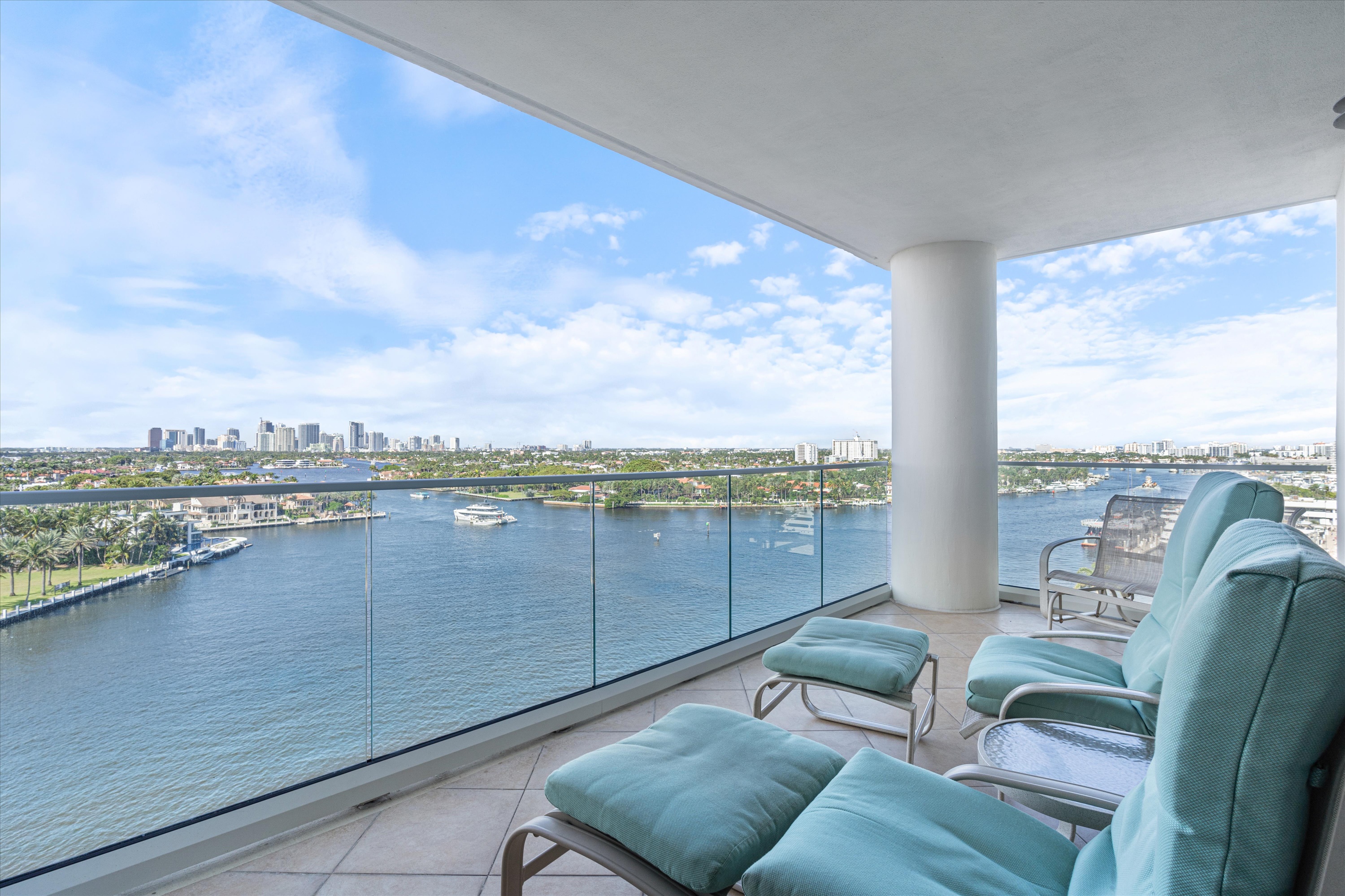 3055 Harbor Dr #1202