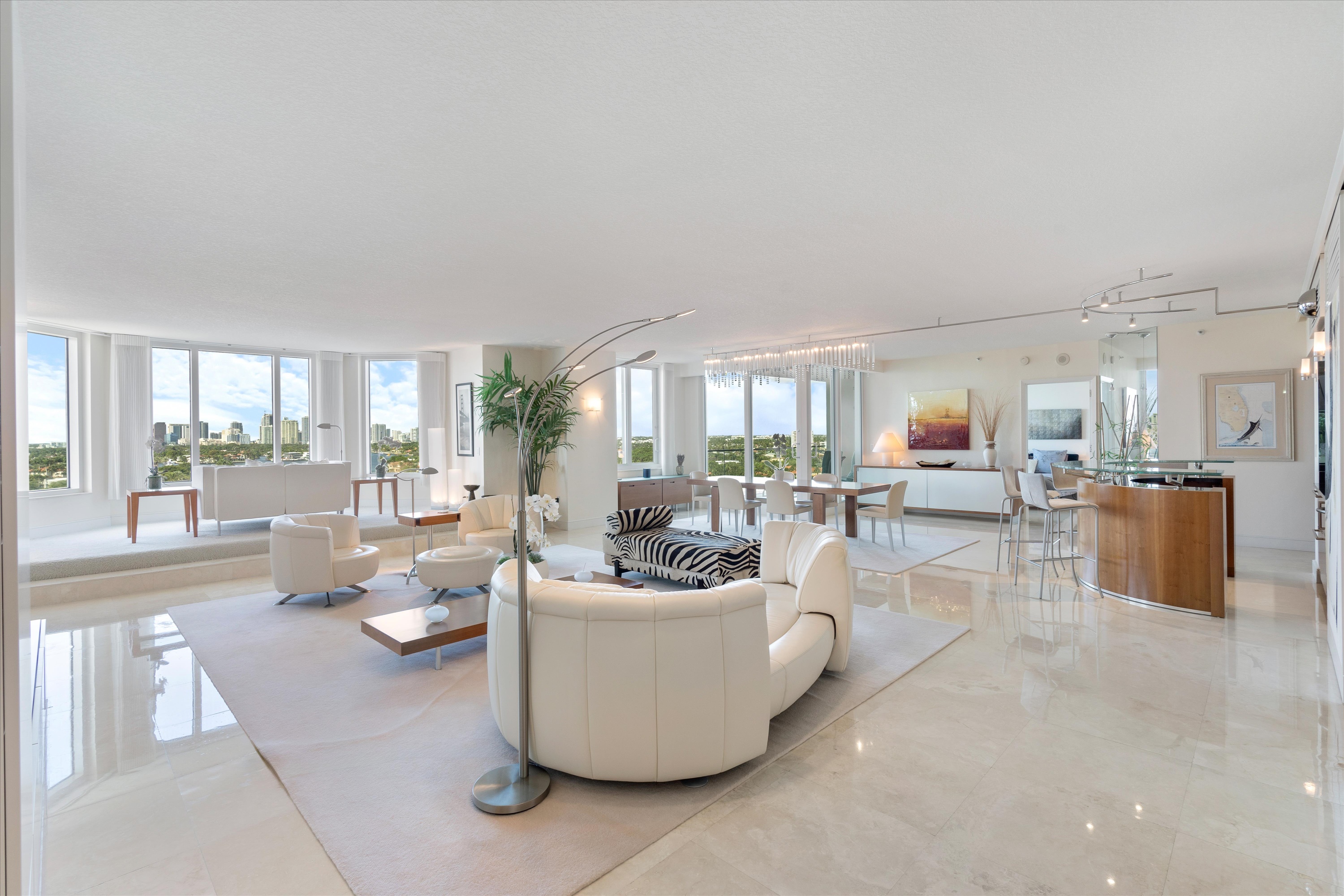 3055 Harbor Dr #1202