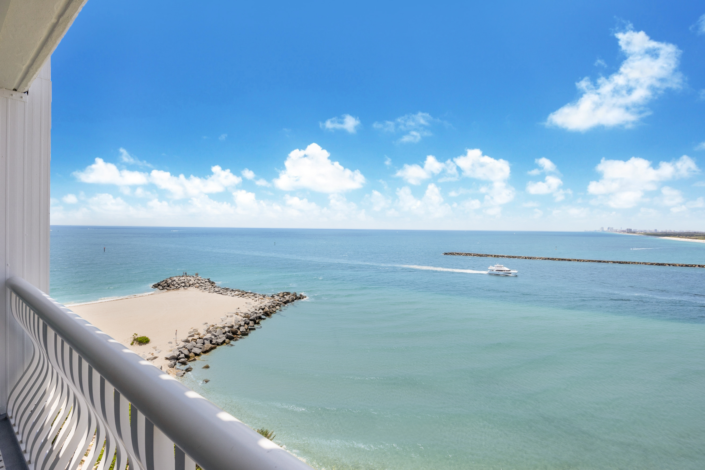 2200 S Ocean Ln #808
