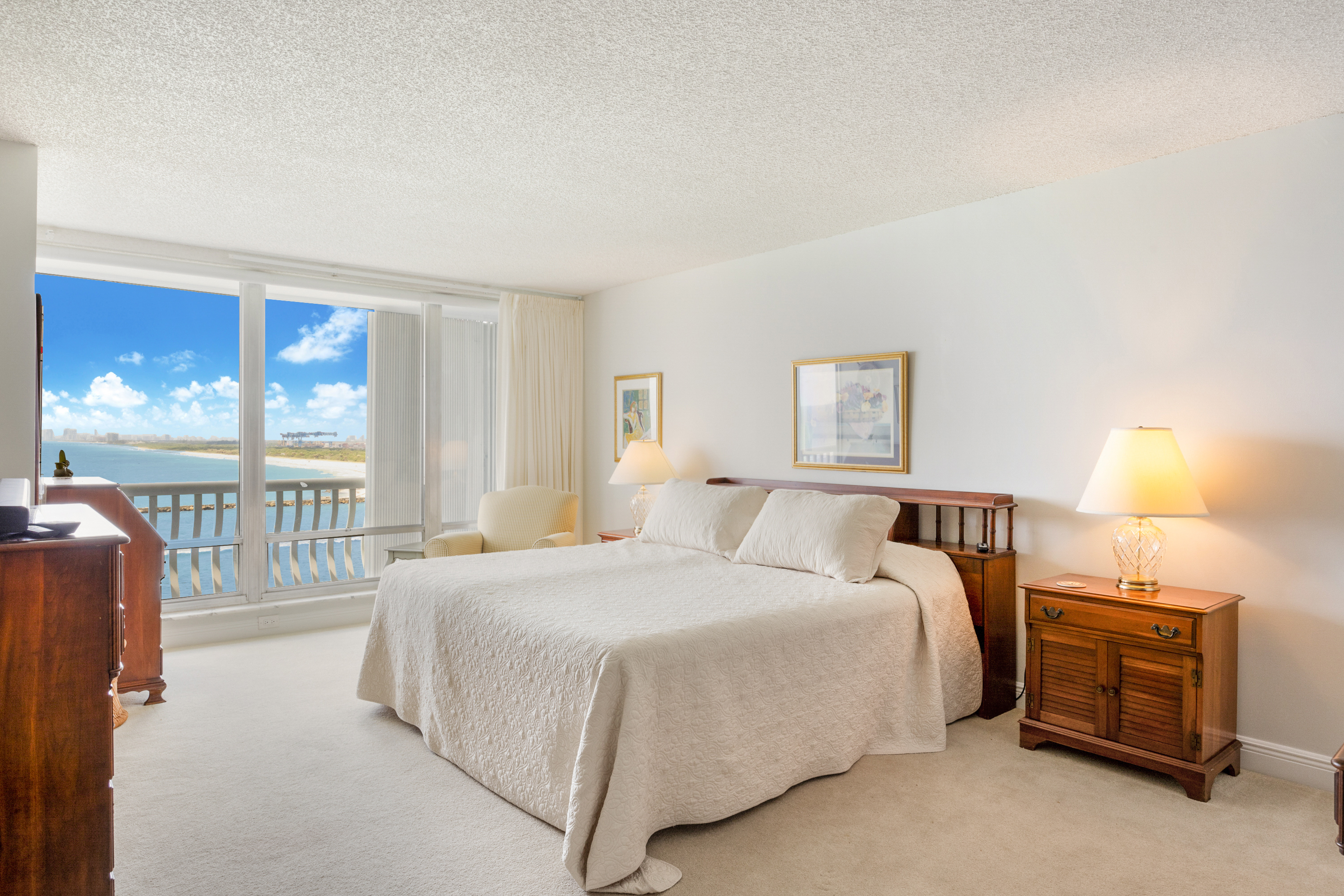 2200 S Ocean Ln #808
