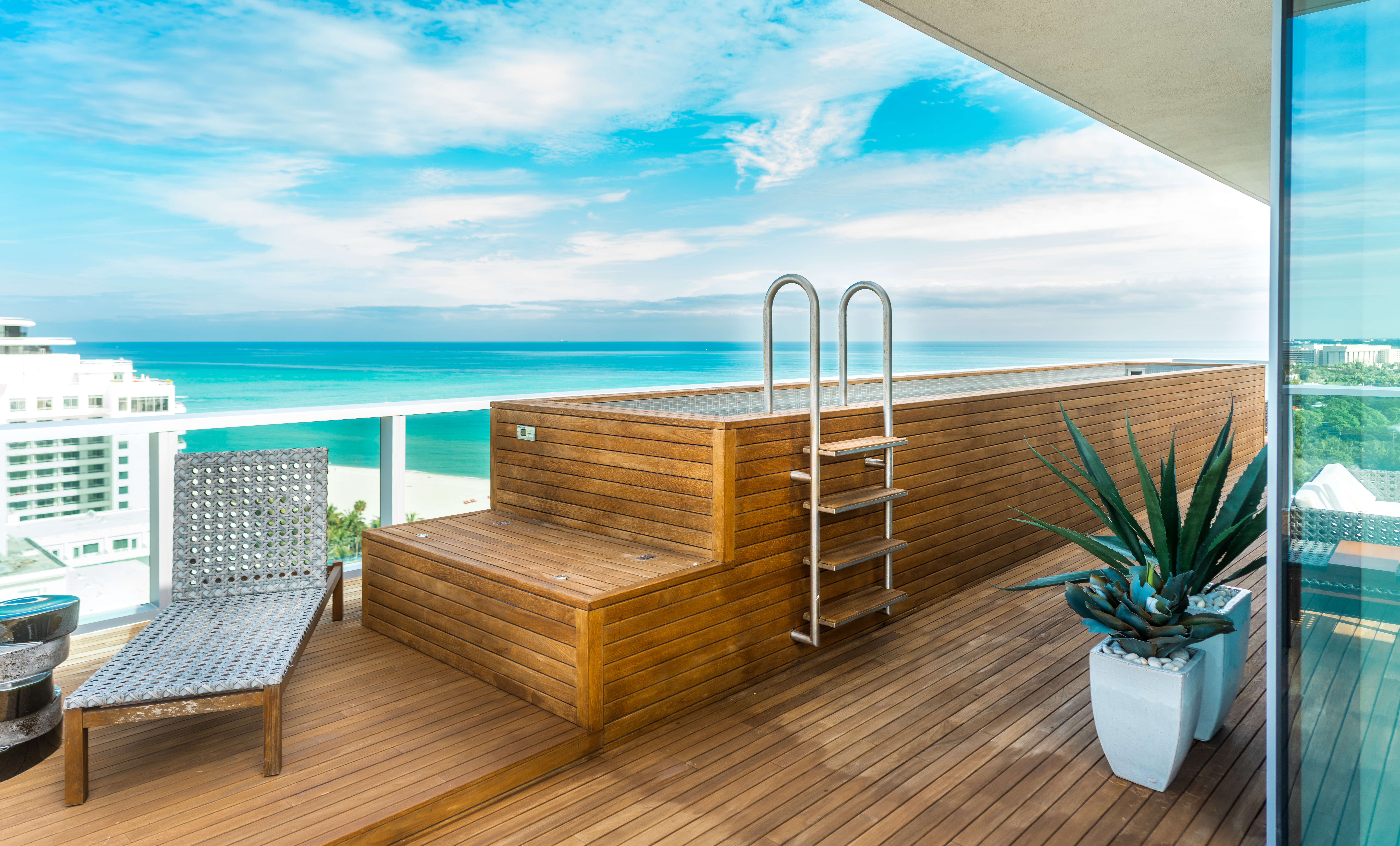 2901 Collins Ave Unit# 1602