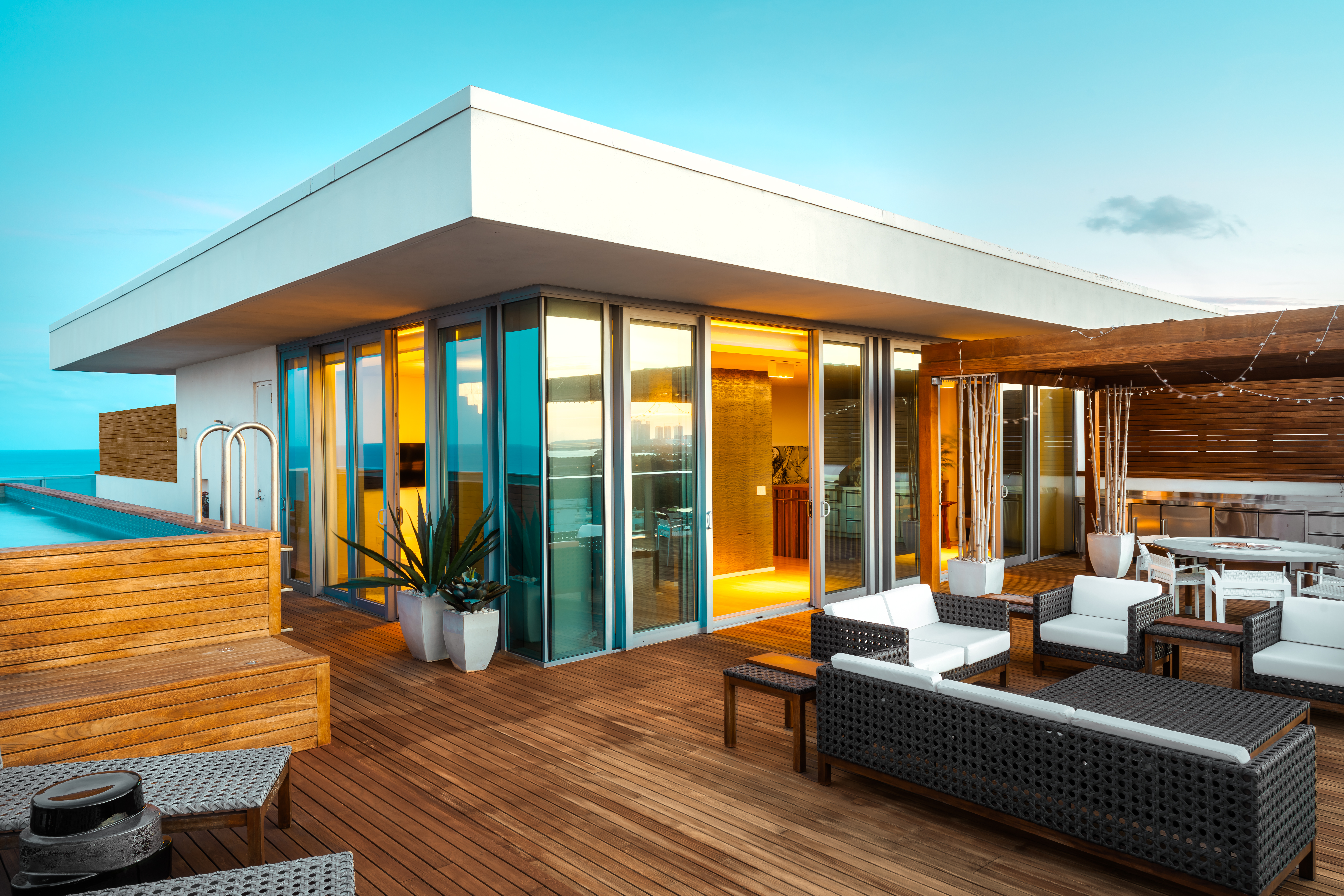 2901 Collins Ave Unit# 1602