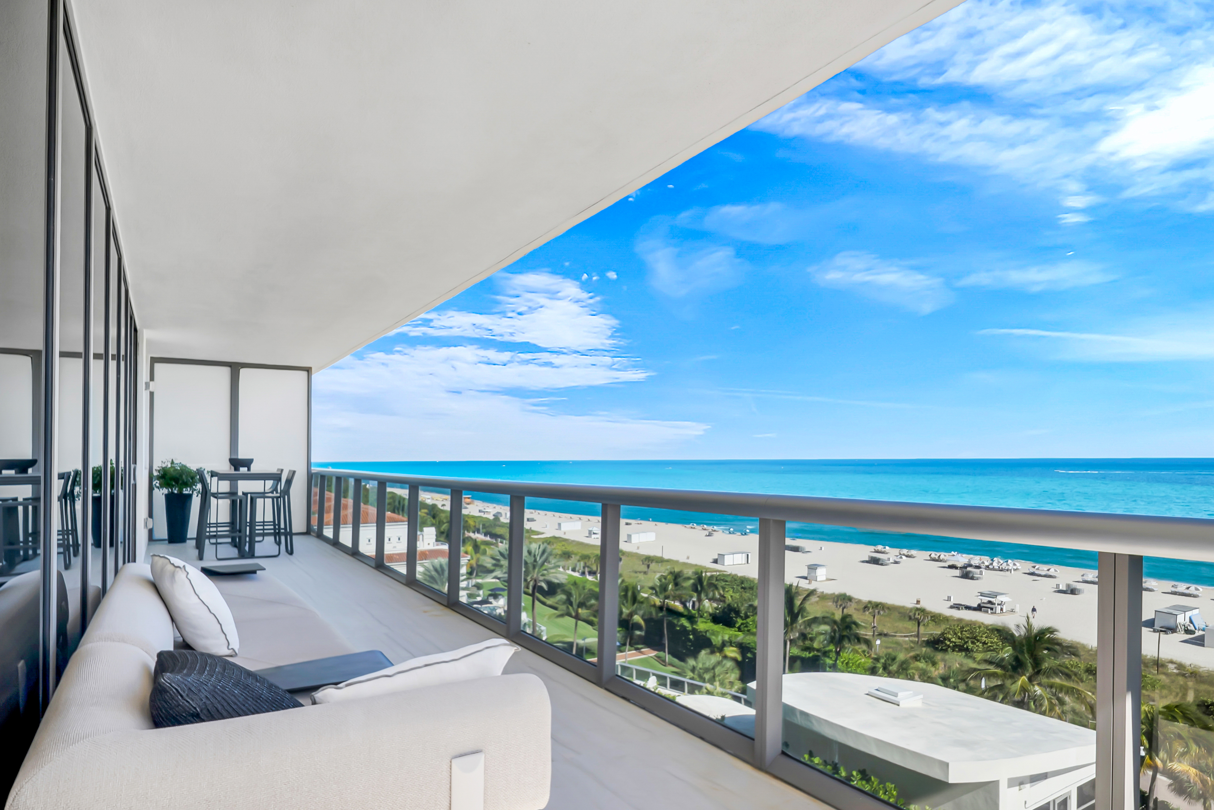 5875 Collins Ave Unit# 902