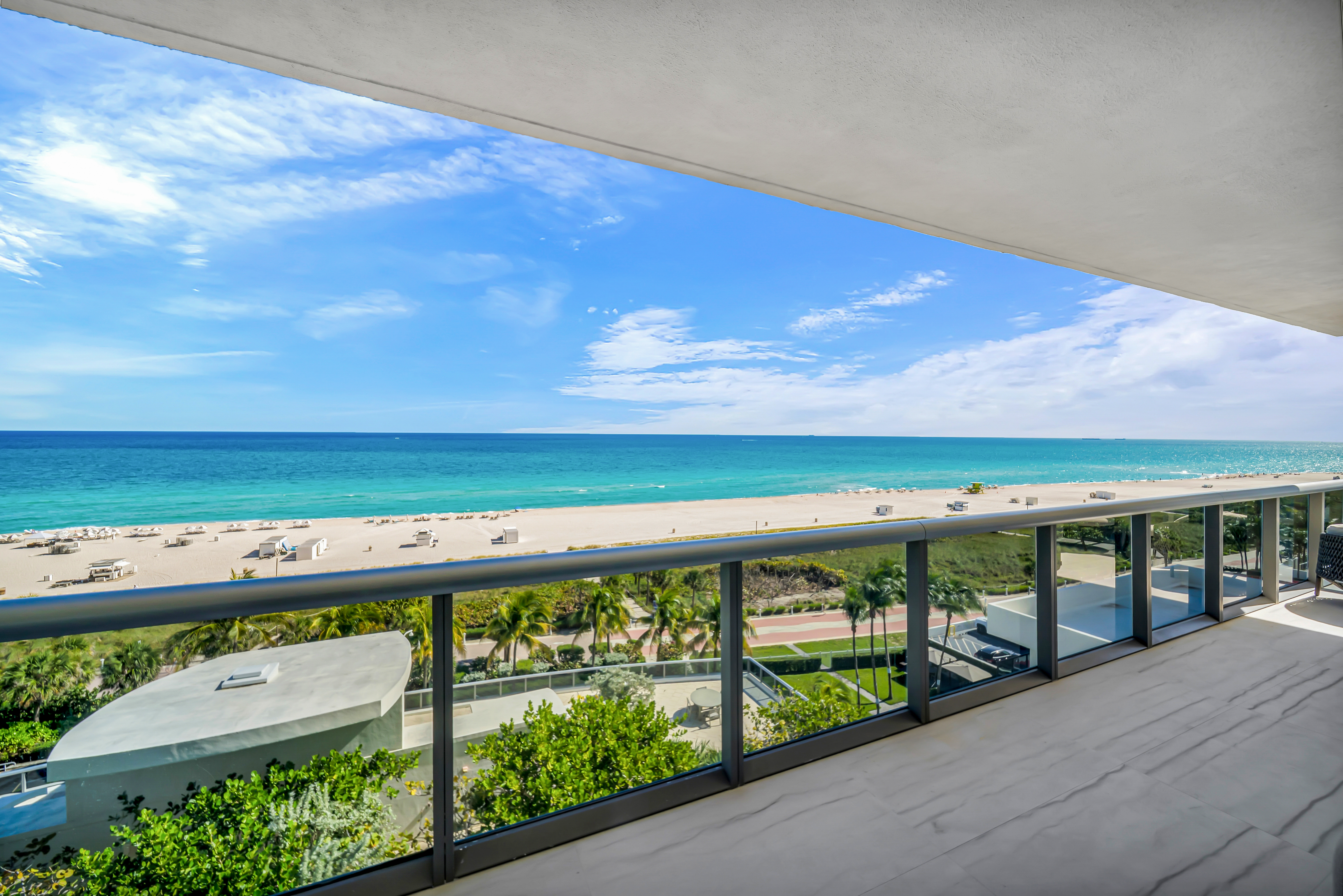 5875 Collins Ave Unit# 902
