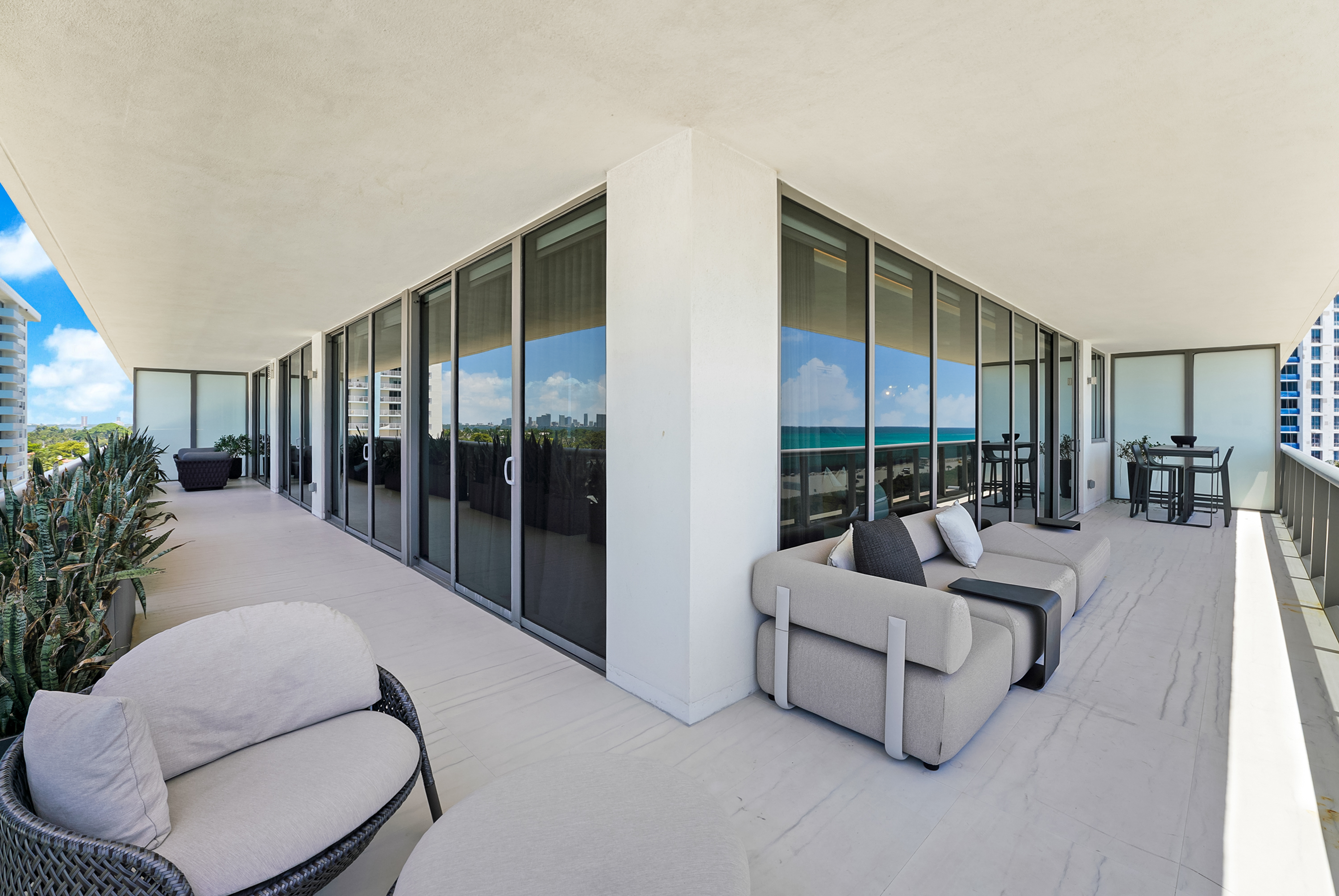 5875 Collins Ave Unit# 902