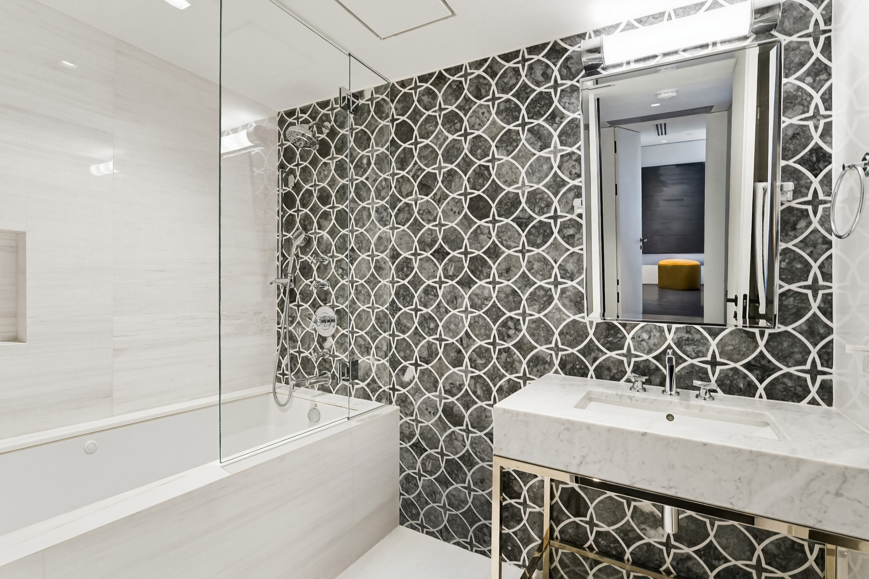 5875 Collins Ave Unit# 902