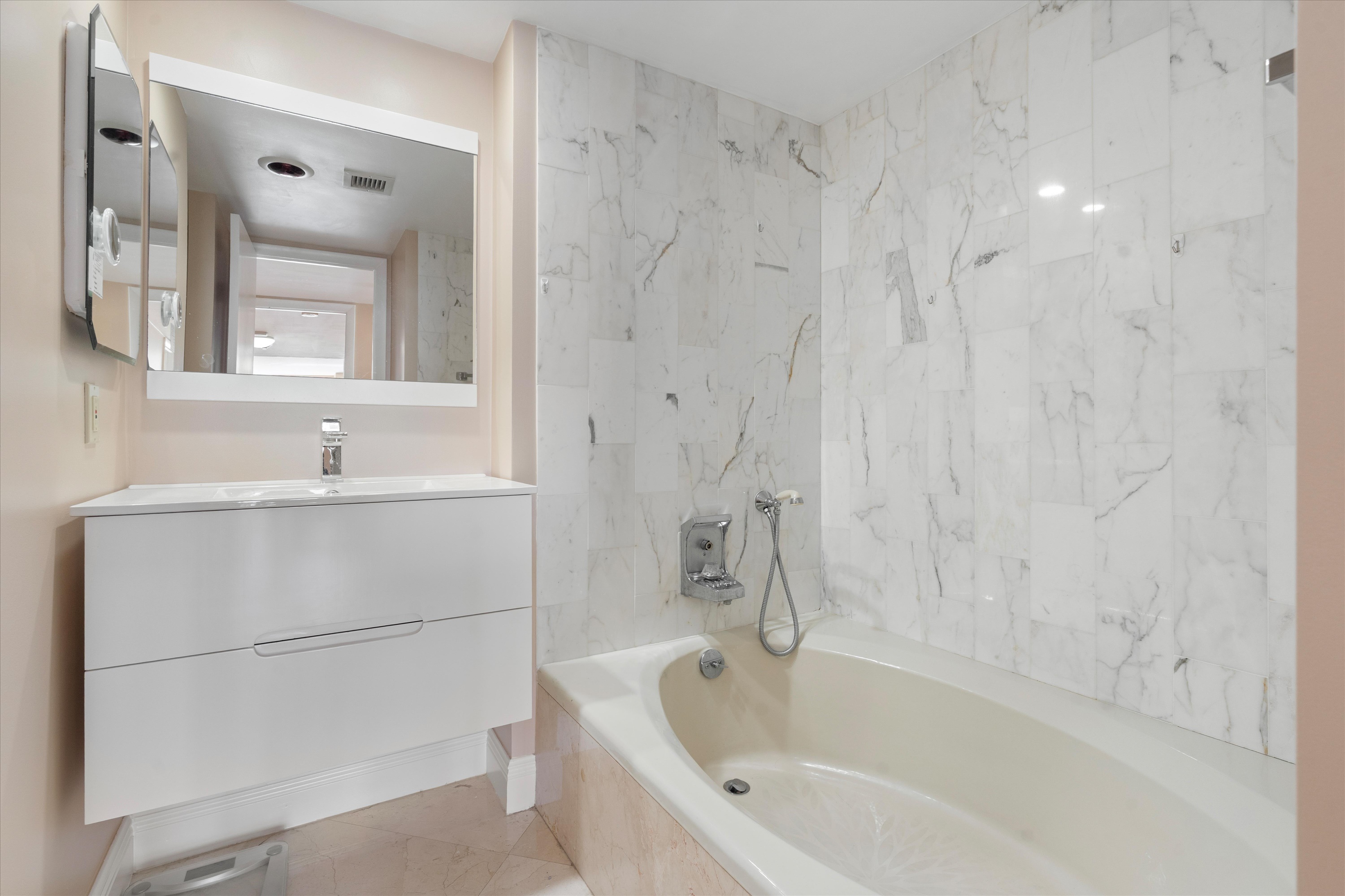 2200 S Ocean Ln #409