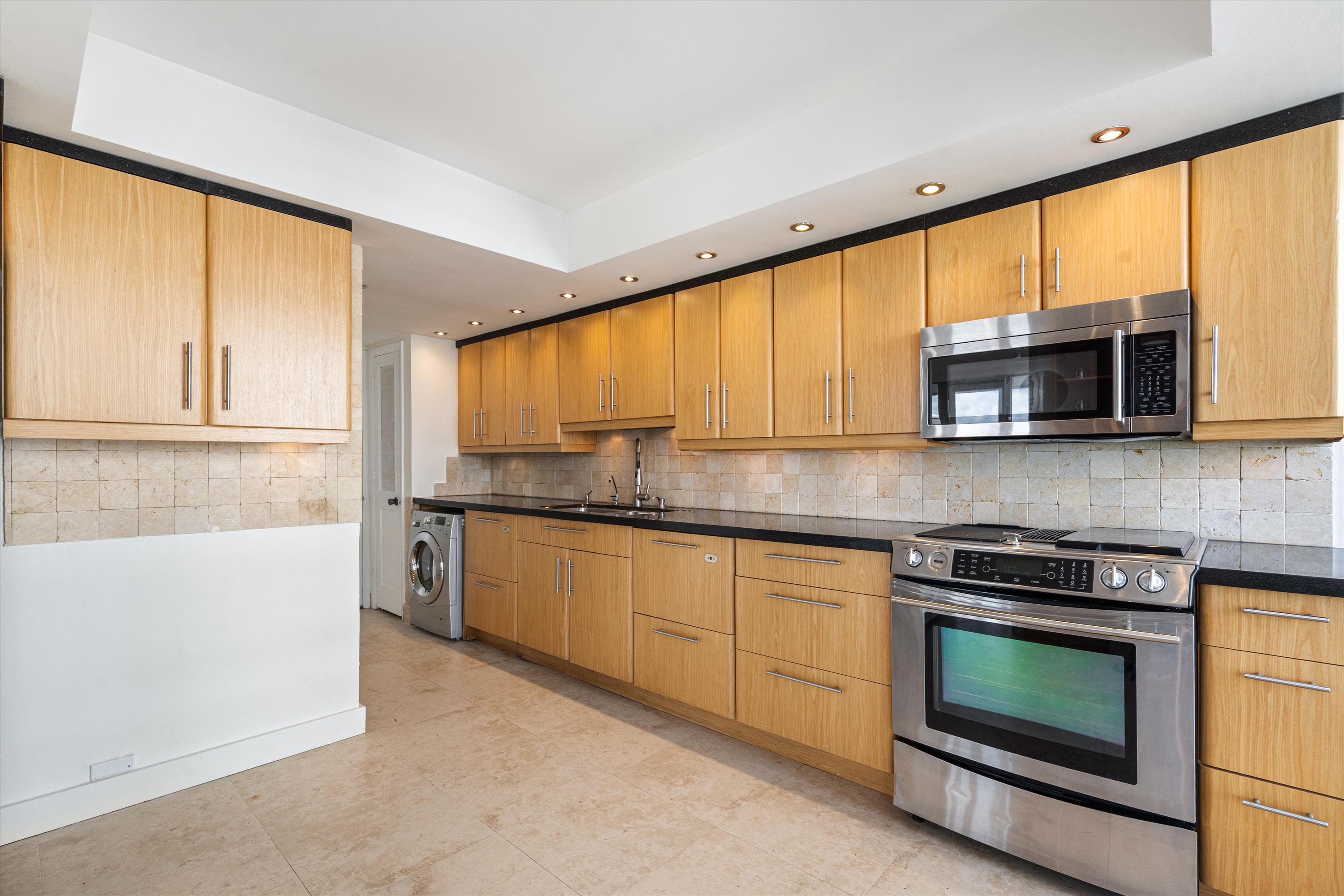 2100 S Ocean Ln #401