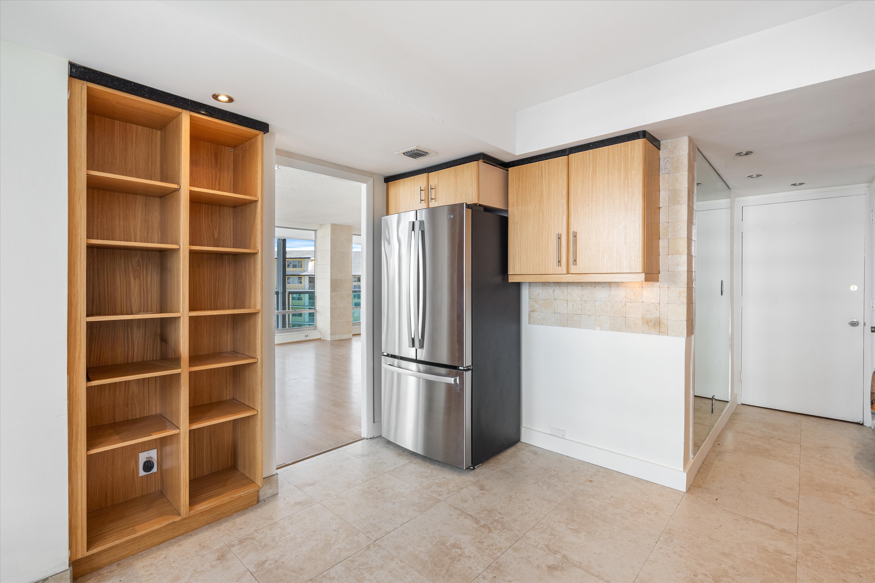 2100 S Ocean Ln #401