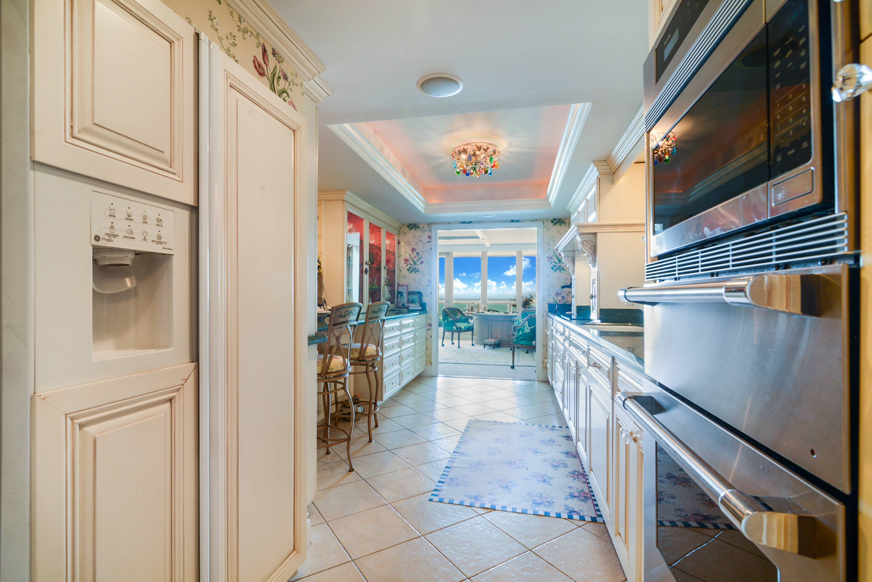 2100 S Ocean Ln #606