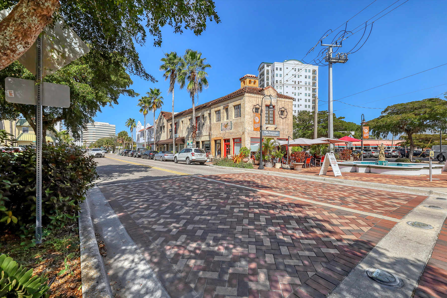 635 S Orange Avenue , 402