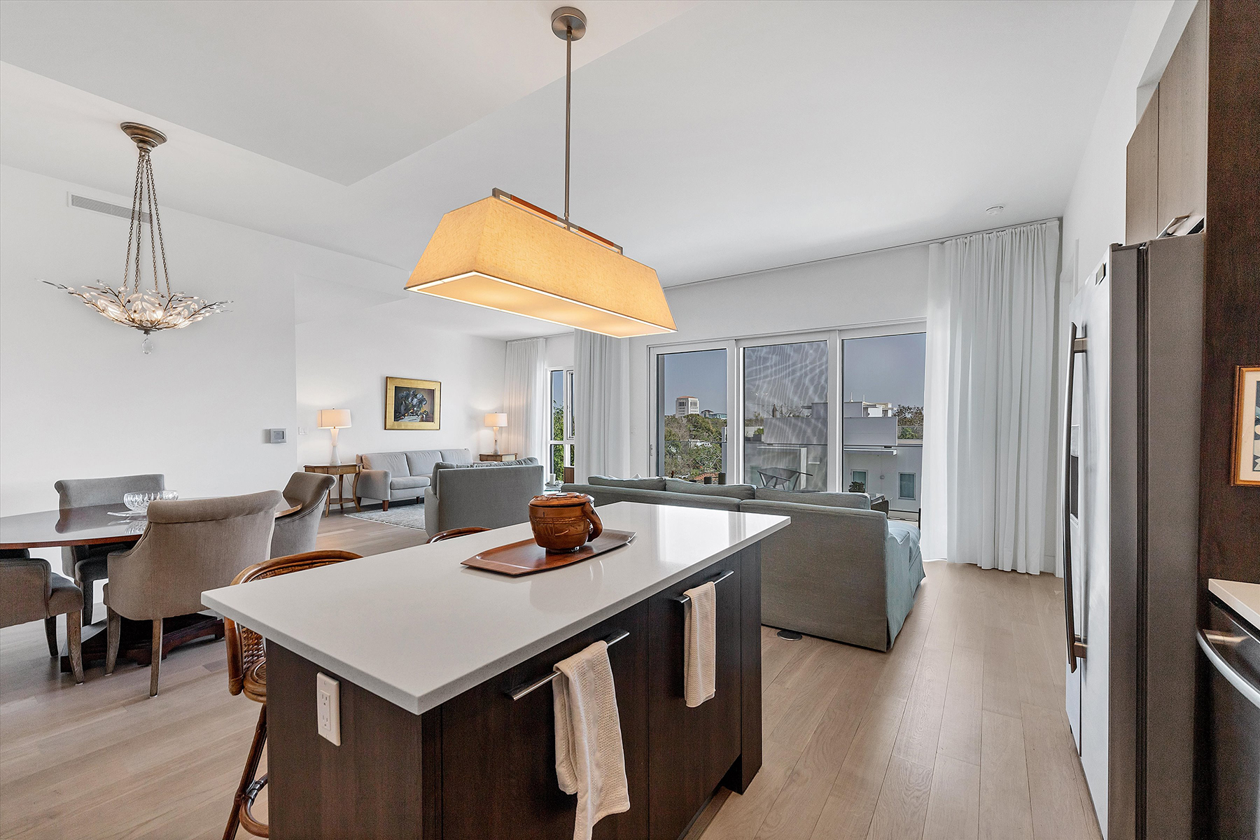 635 S Orange Avenue , 402