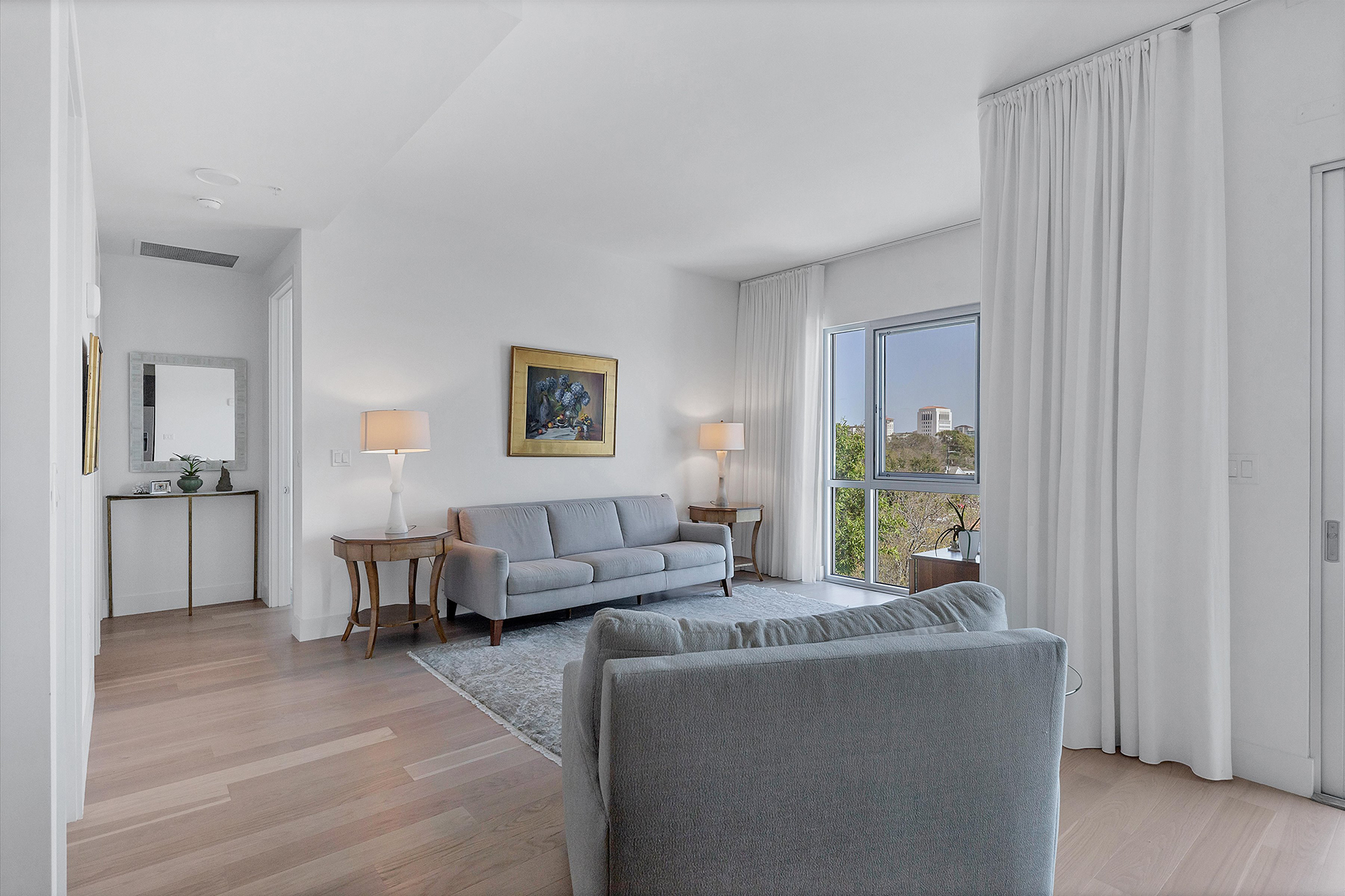 635 S Orange Avenue , 402