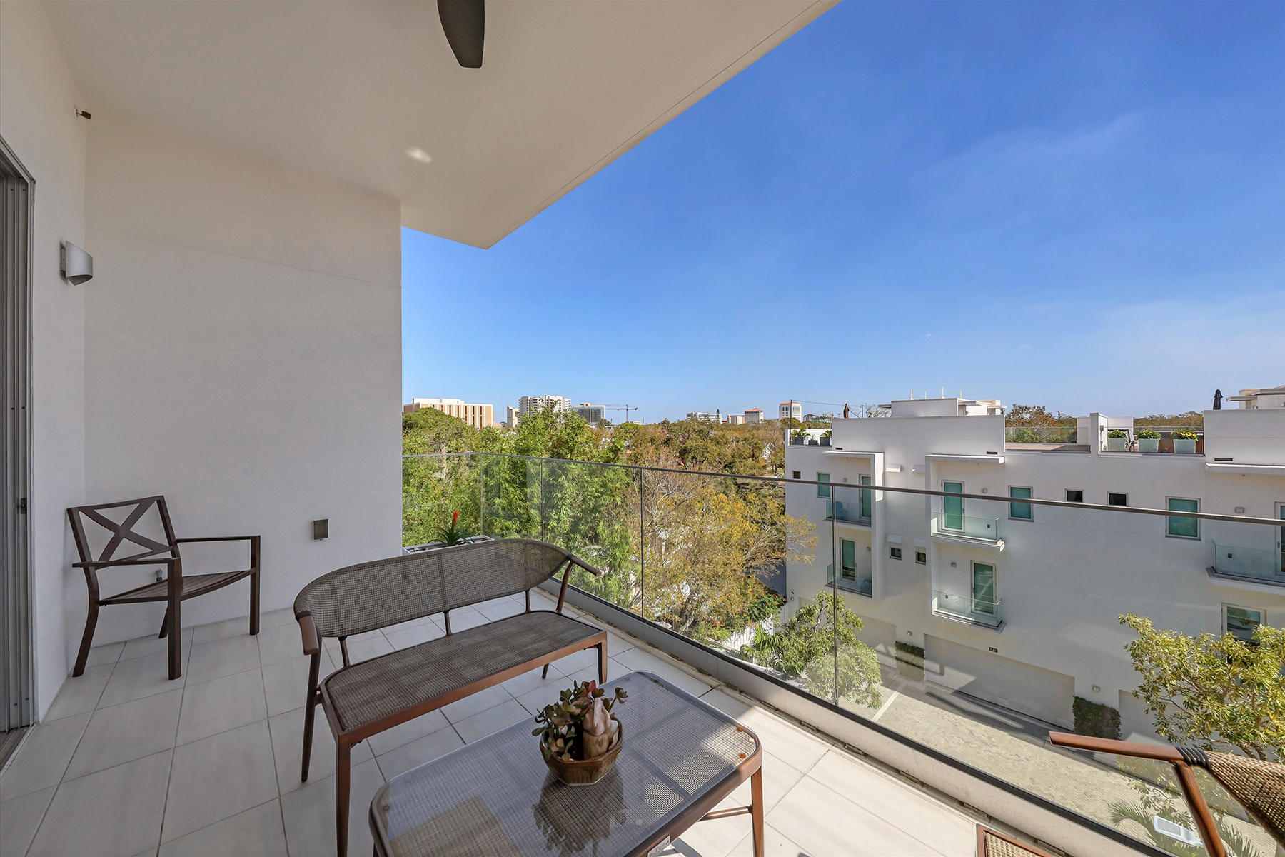 635 S Orange Avenue , 402