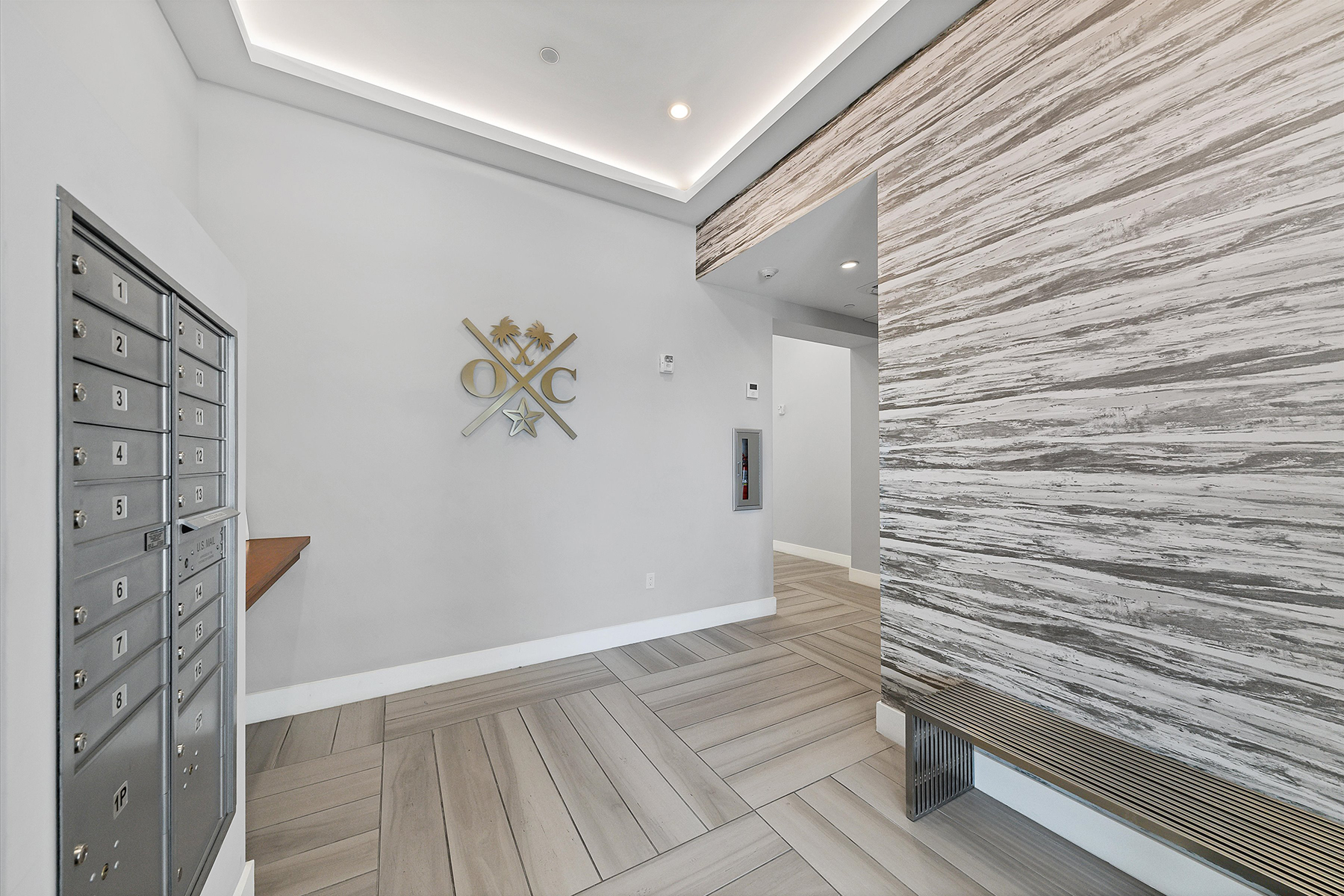 635 S Orange Avenue , 402