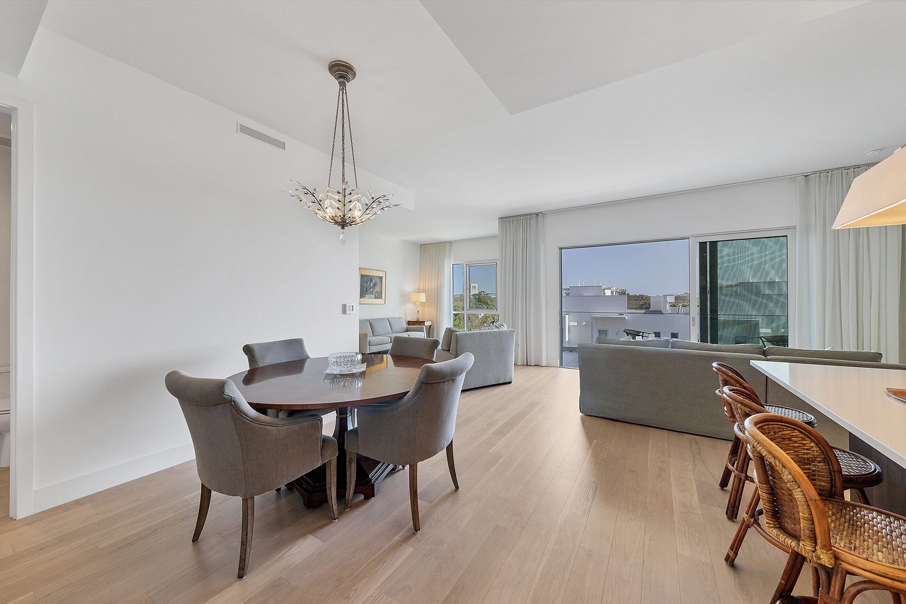 635 S Orange Avenue , 402