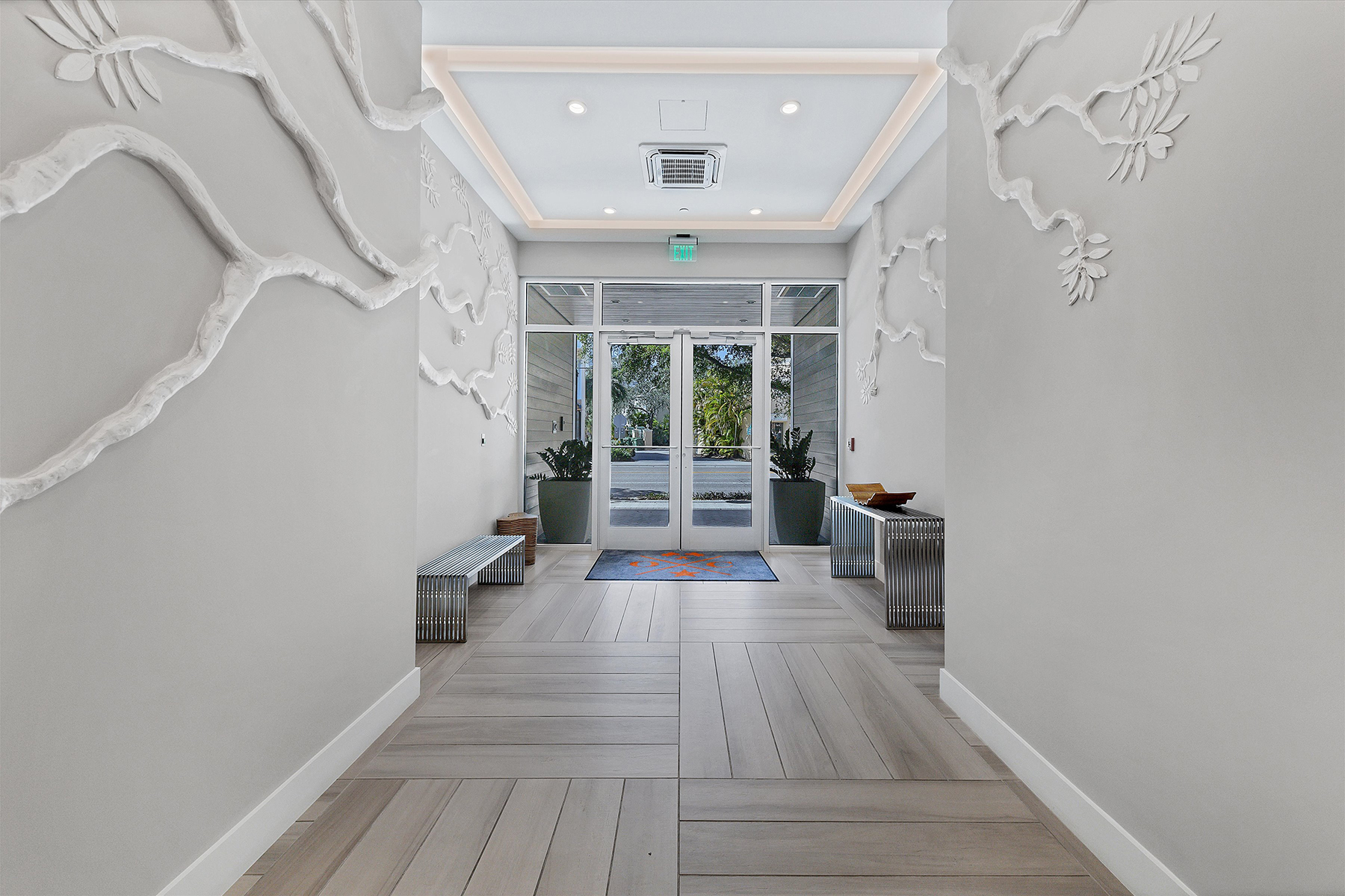 635 S Orange Avenue , 402