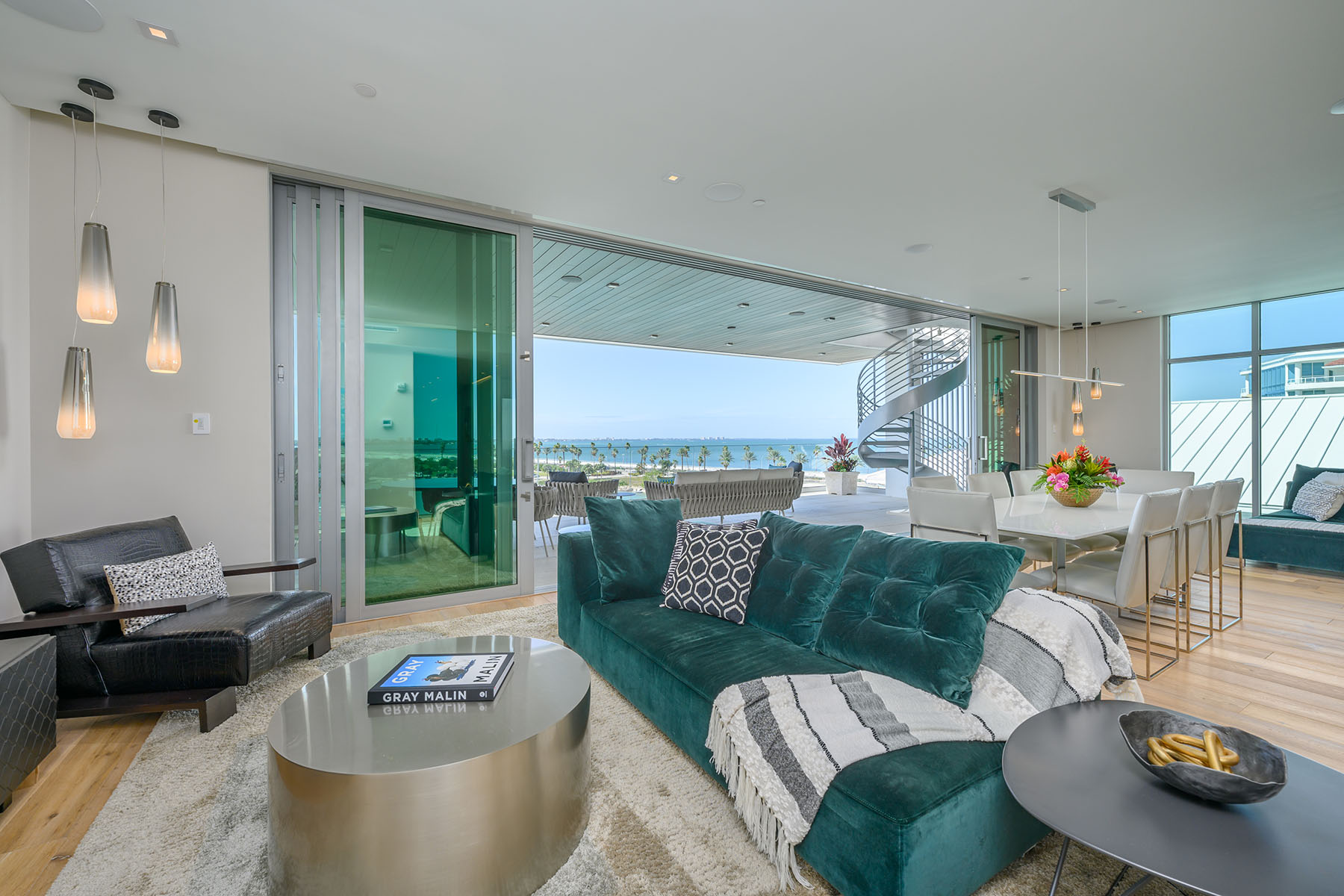 188 Golden Gate Pt , 402