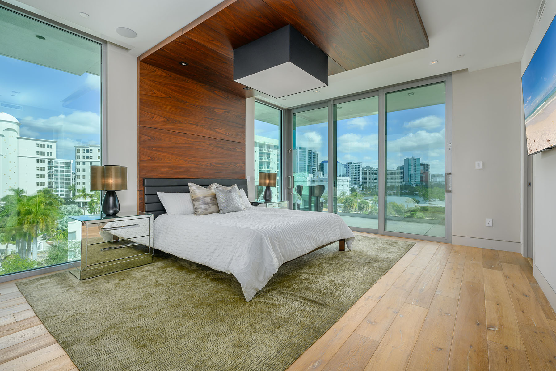 188 Golden Gate Pt , 402