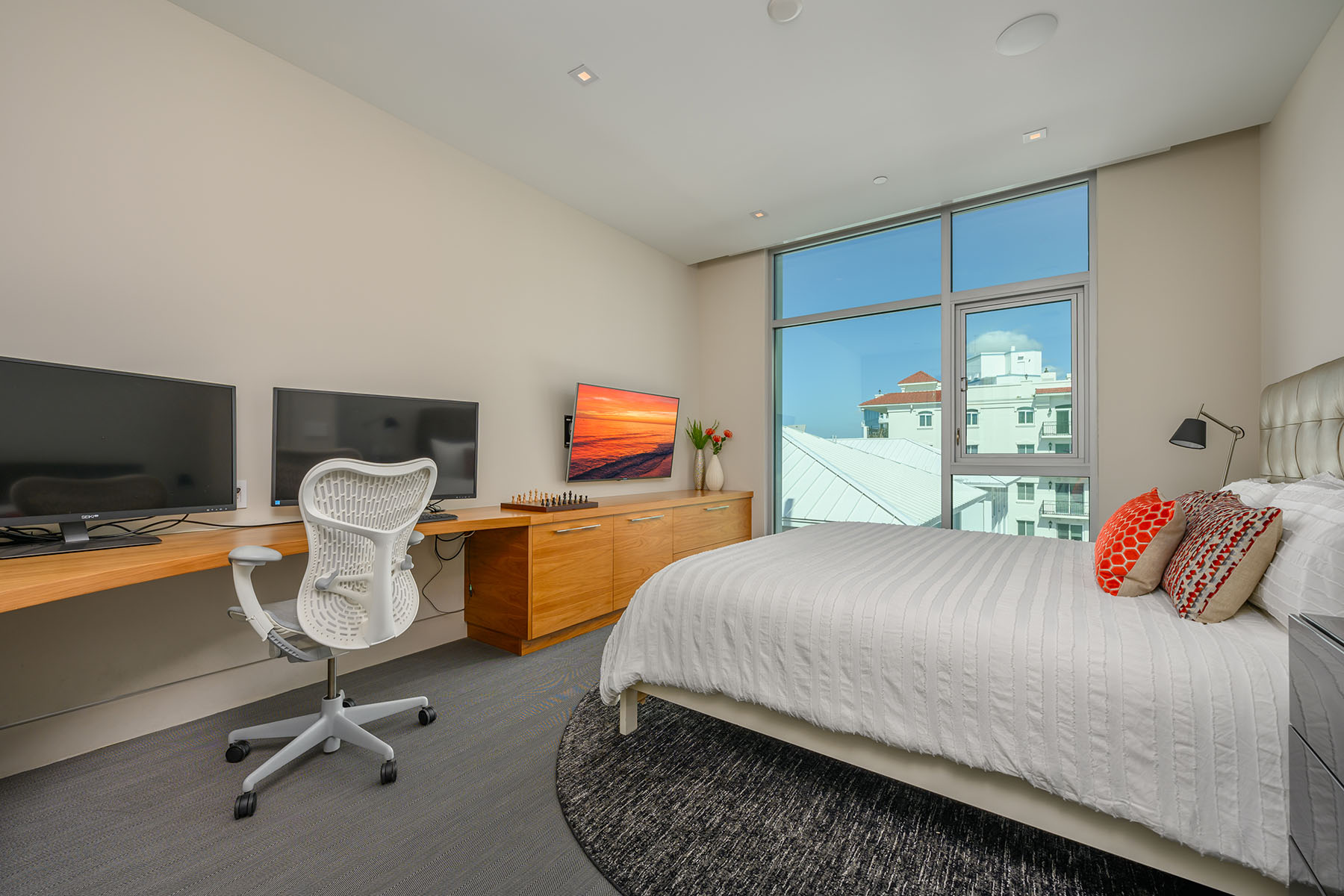 188 Golden Gate Pt , 402