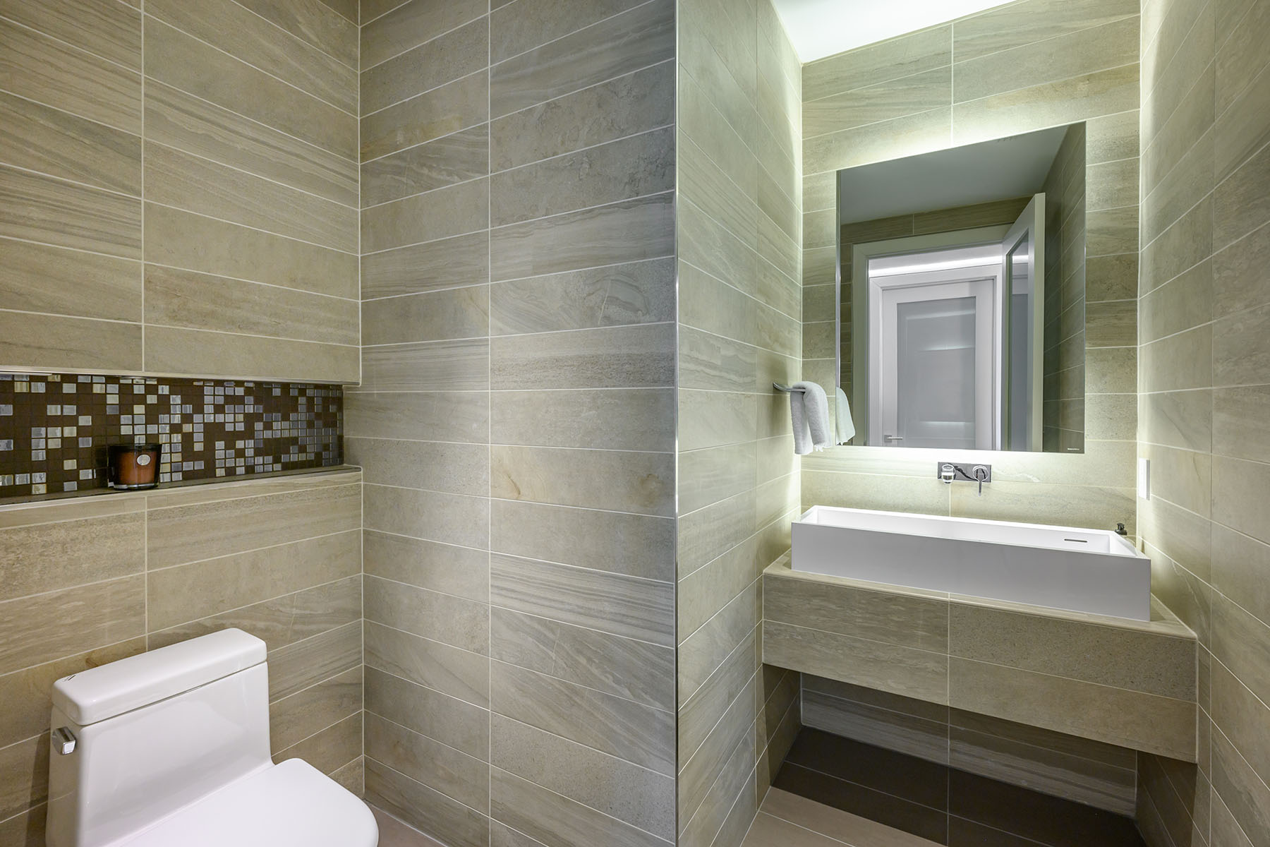 188 Golden Gate Pt , 402