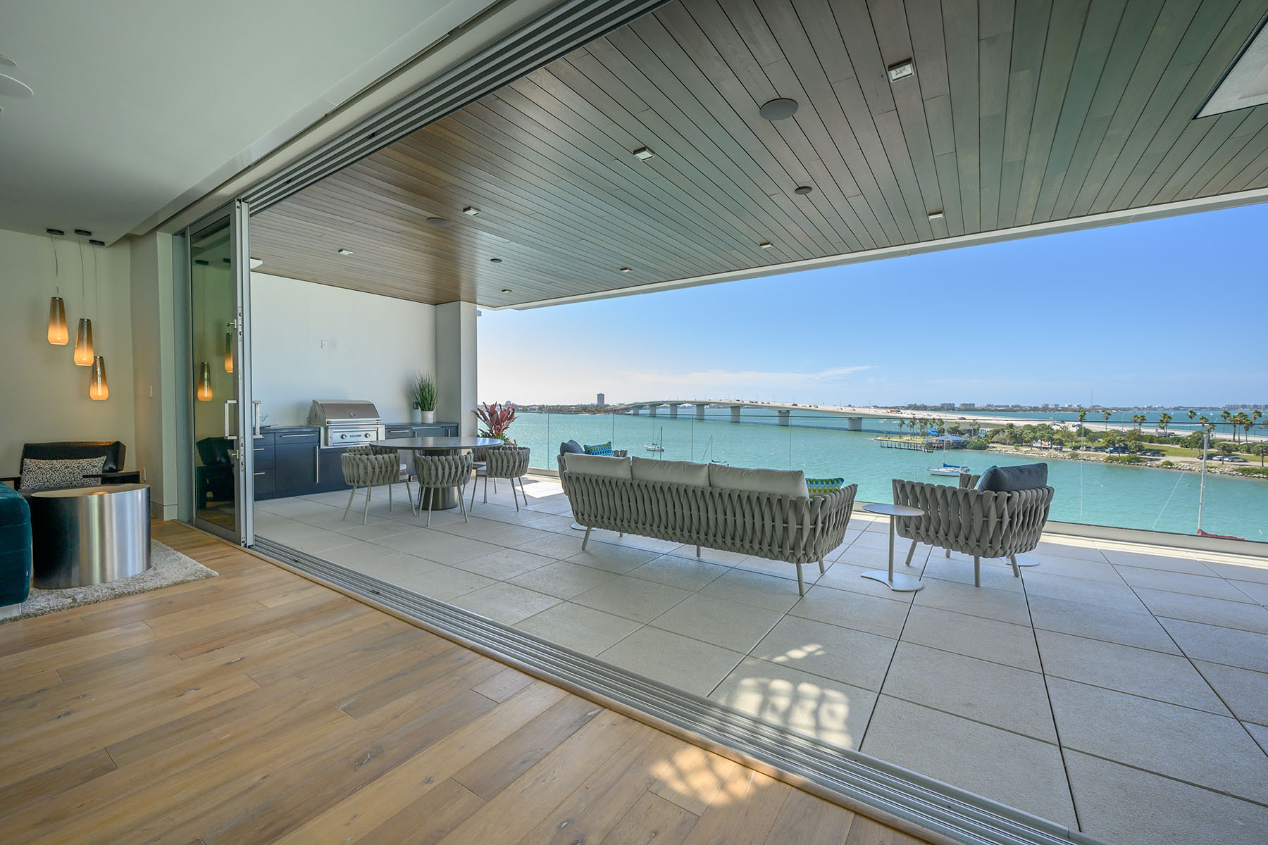 188 Golden Gate Pt , 402