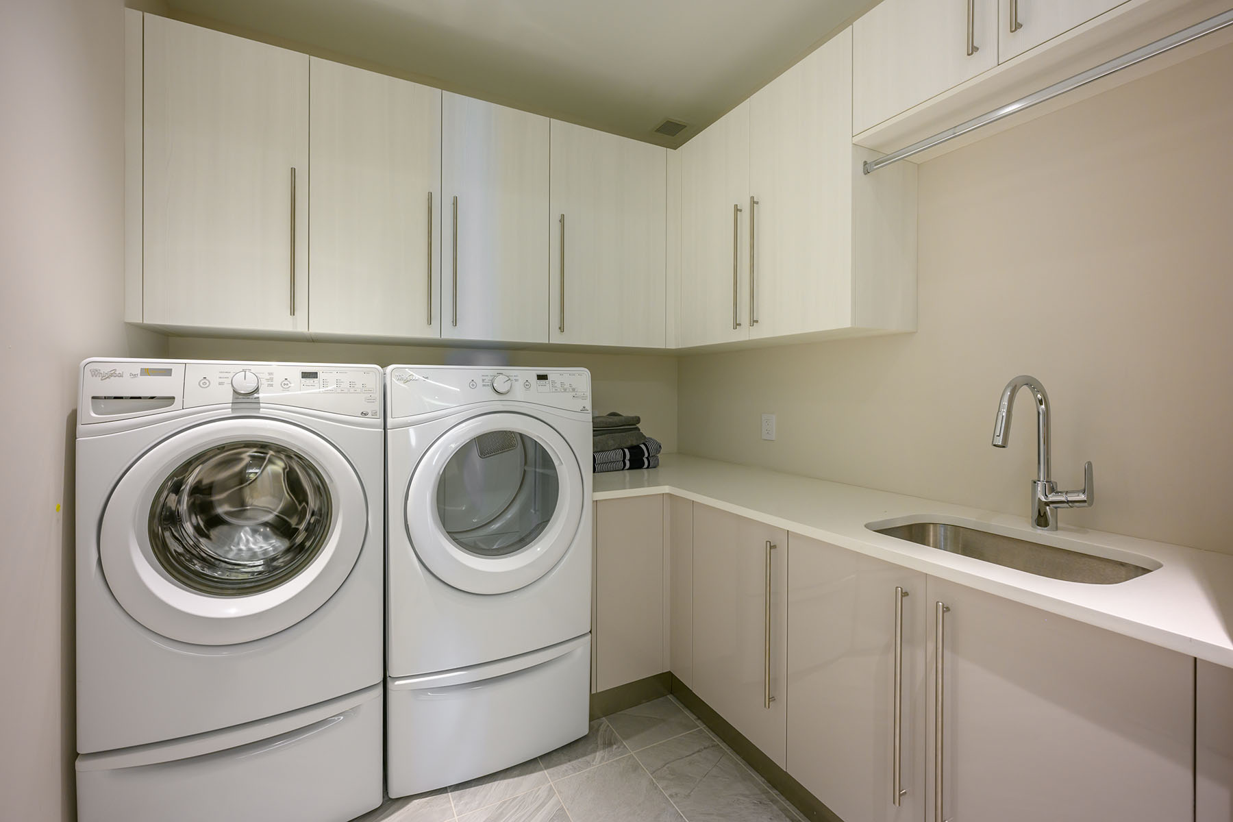 188 Golden Gate Pt , 402