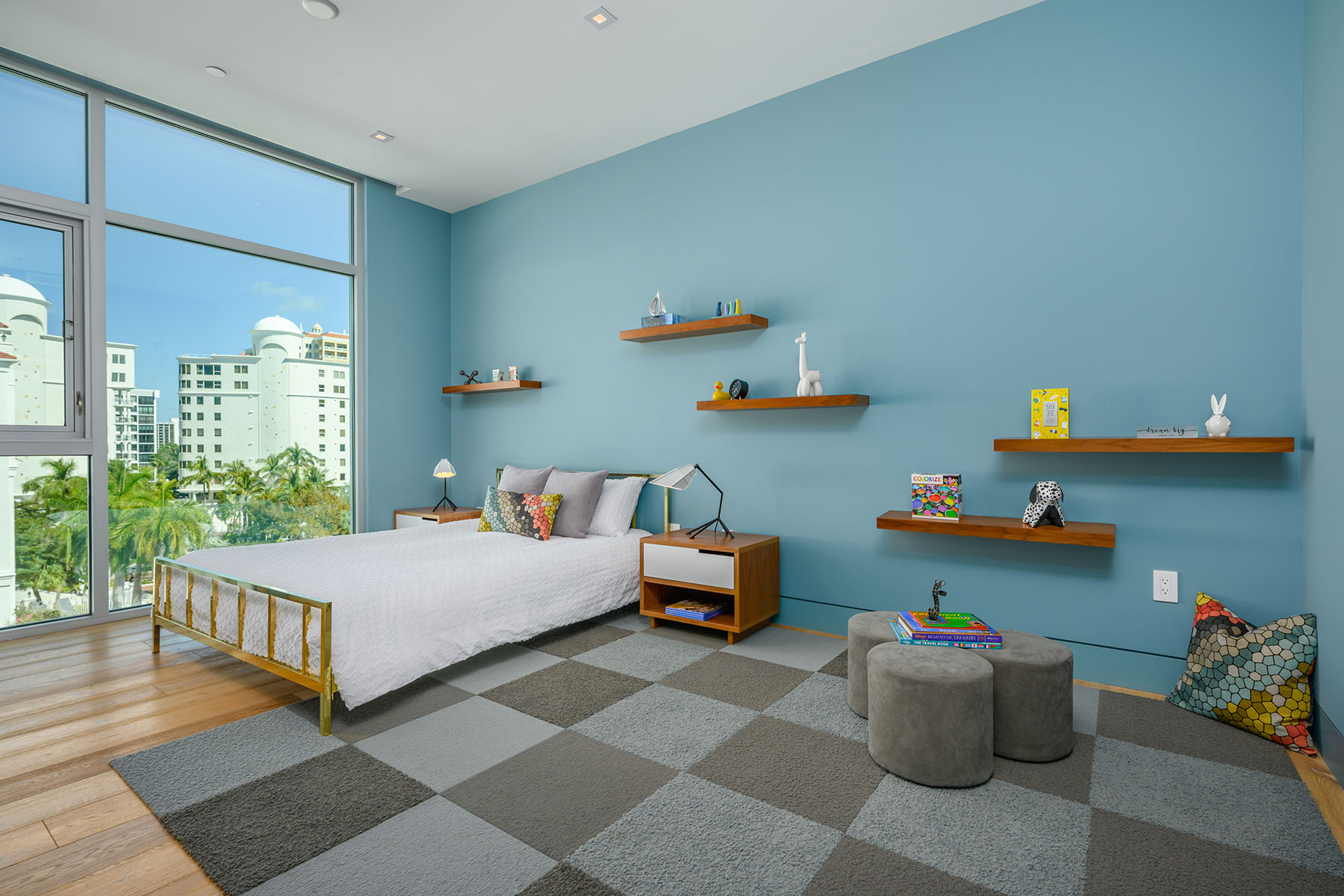 188 Golden Gate Pt , 402