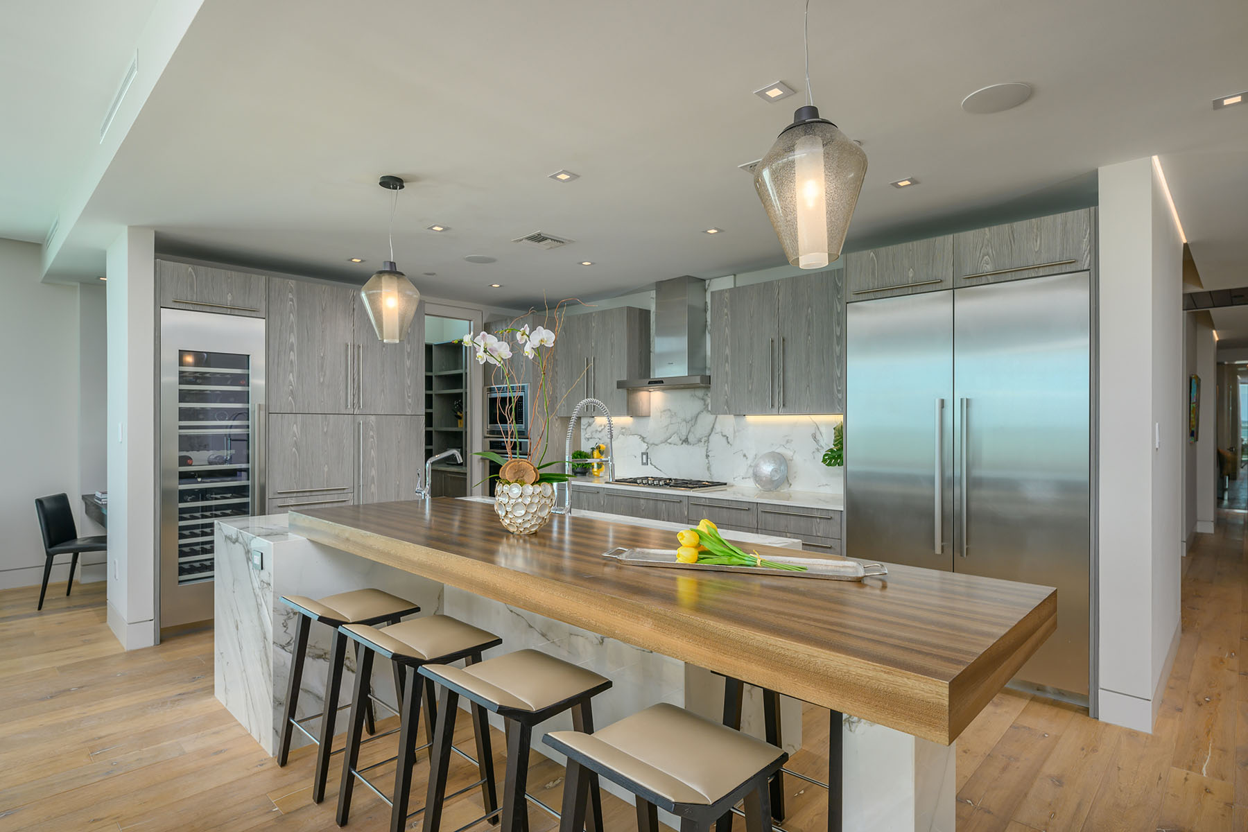 188 Golden Gate Pt , 402