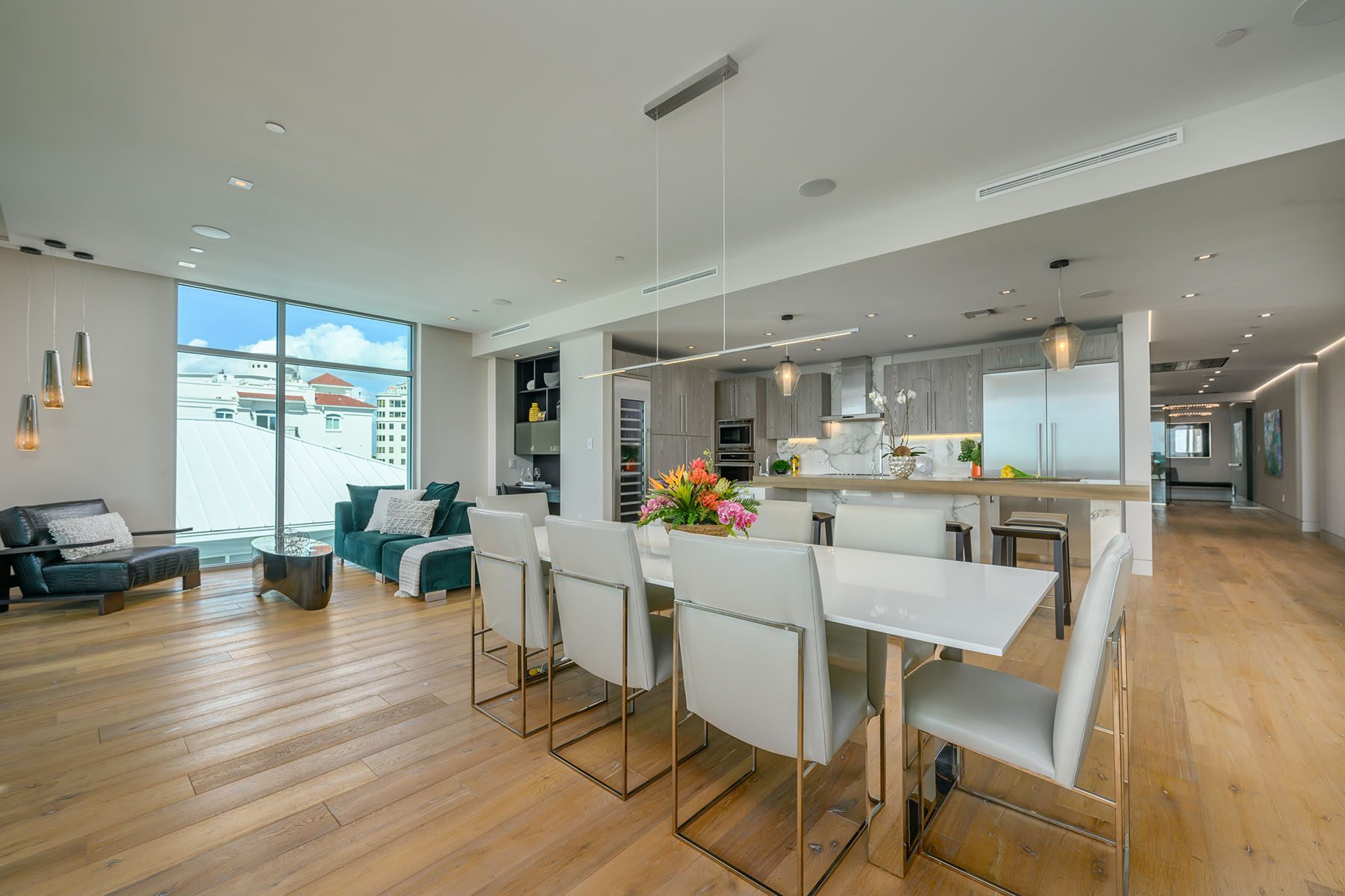 188 Golden Gate Pt , 402