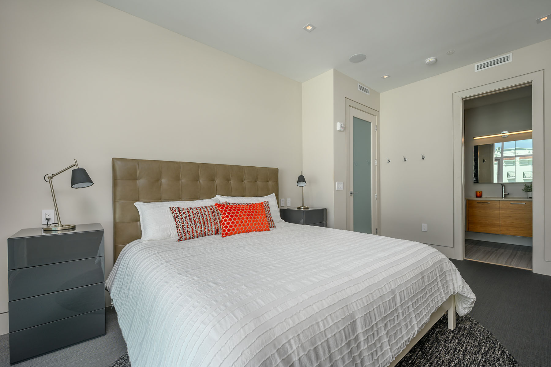 188 Golden Gate Pt , 402