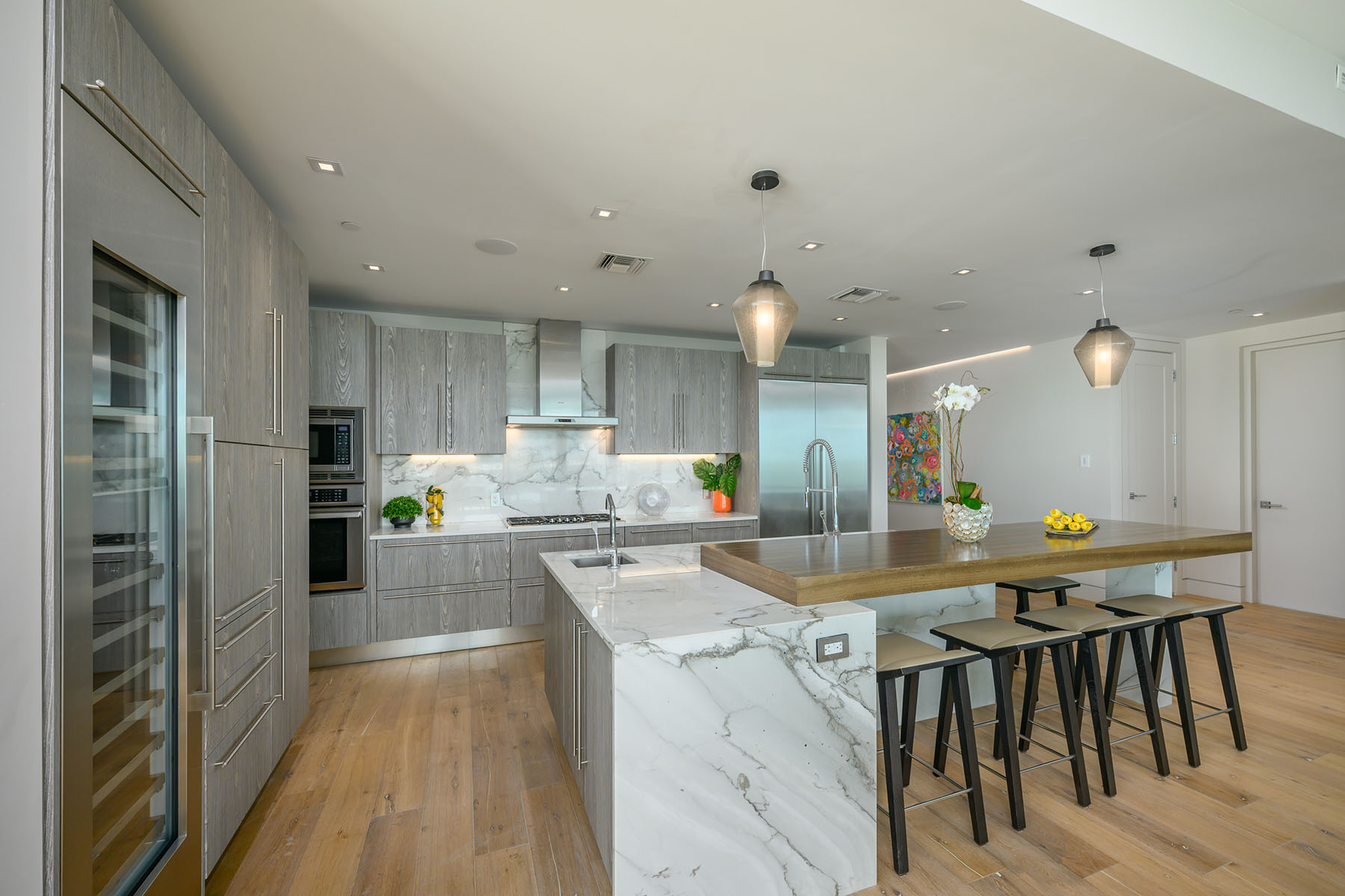 188 Golden Gate Pt , 402