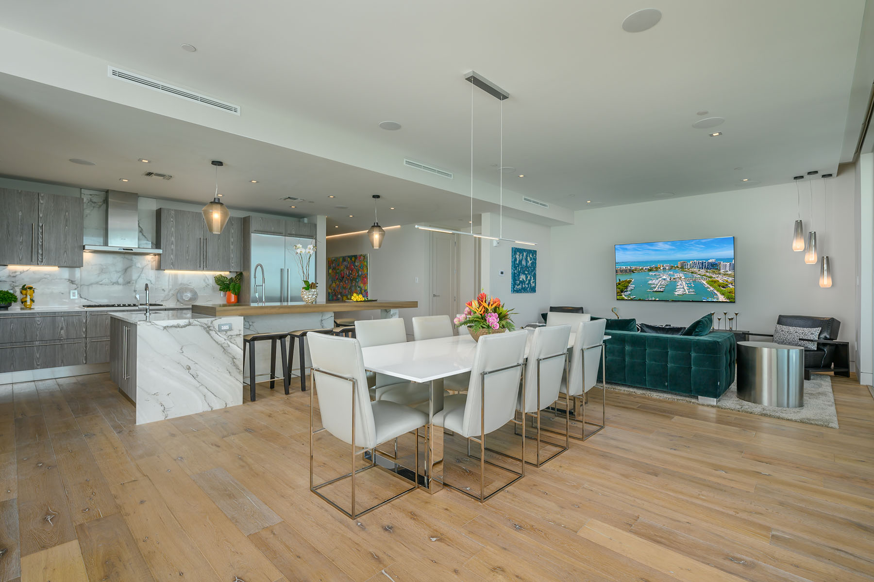 188 Golden Gate Pt , 402