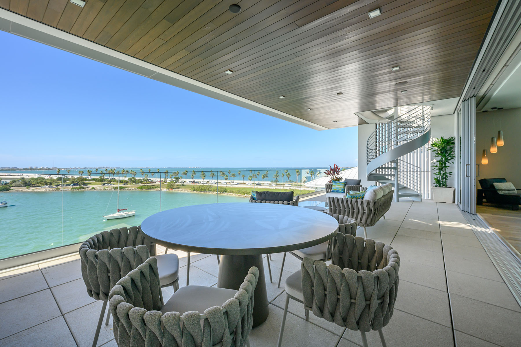 188 Golden Gate Pt , 402