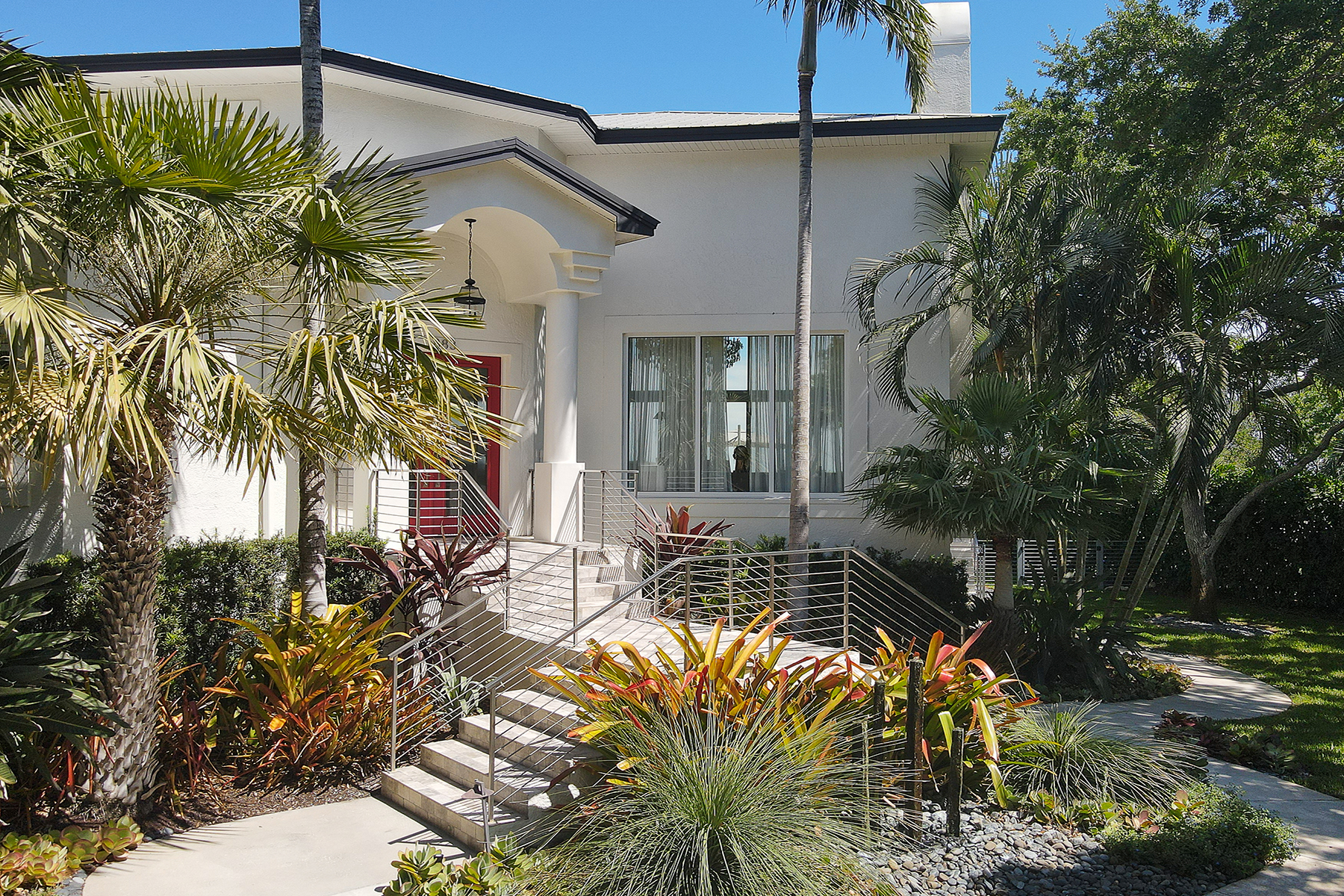 1883 Bayview Drive