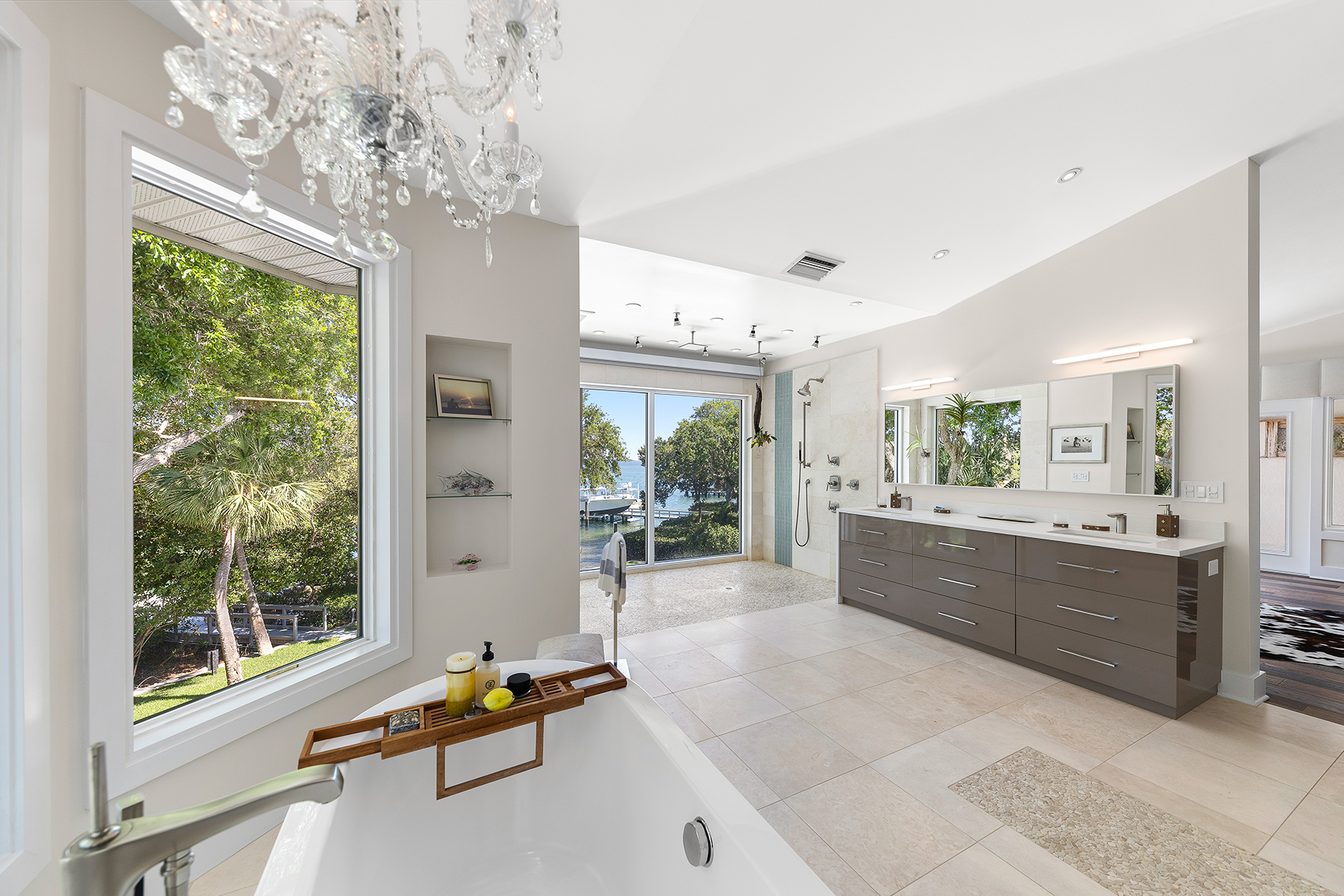 1883 Bayview Drive