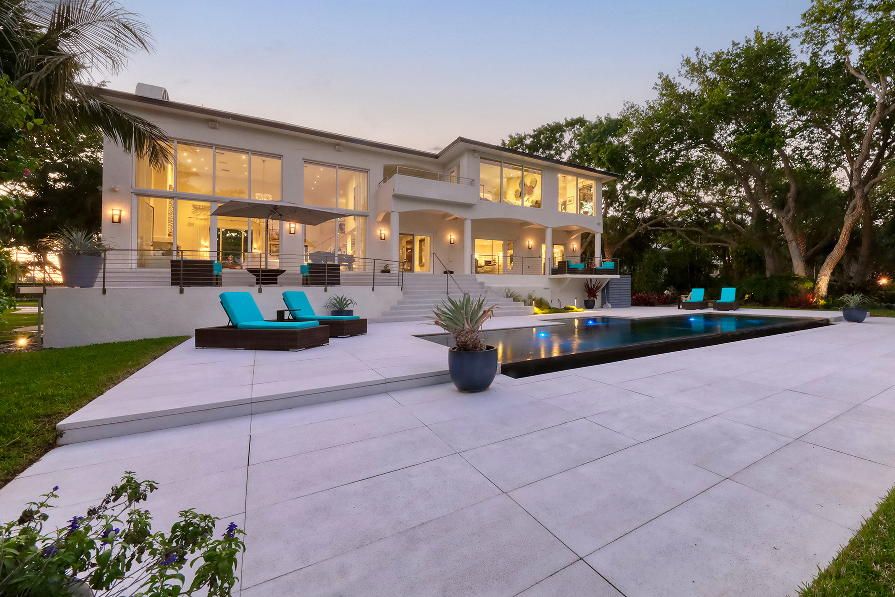 1883 Bayview Drive