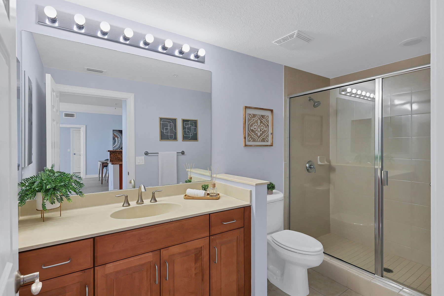 800 N Tamiami Trail , 1411