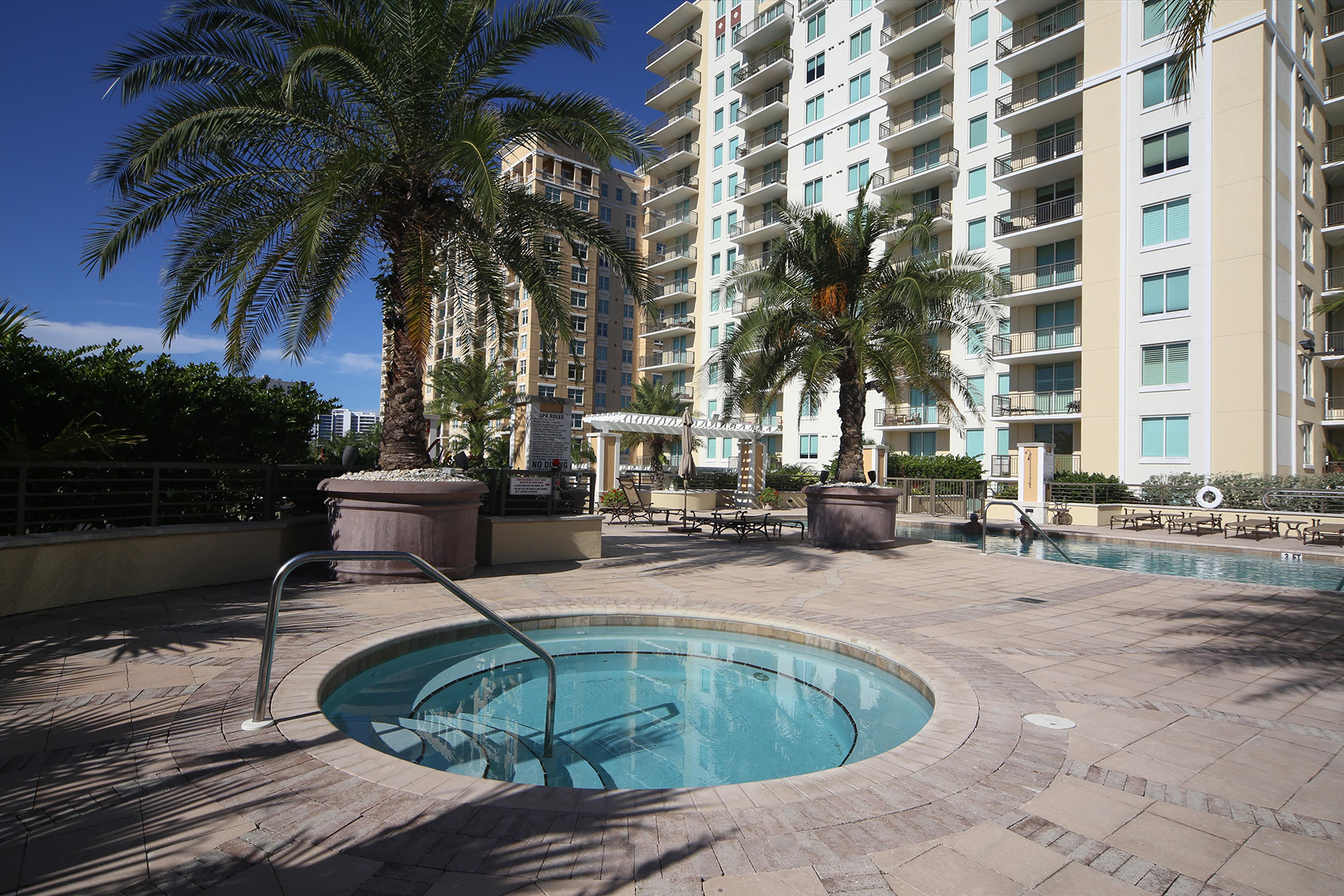 800 N Tamiami Trail , 1411
