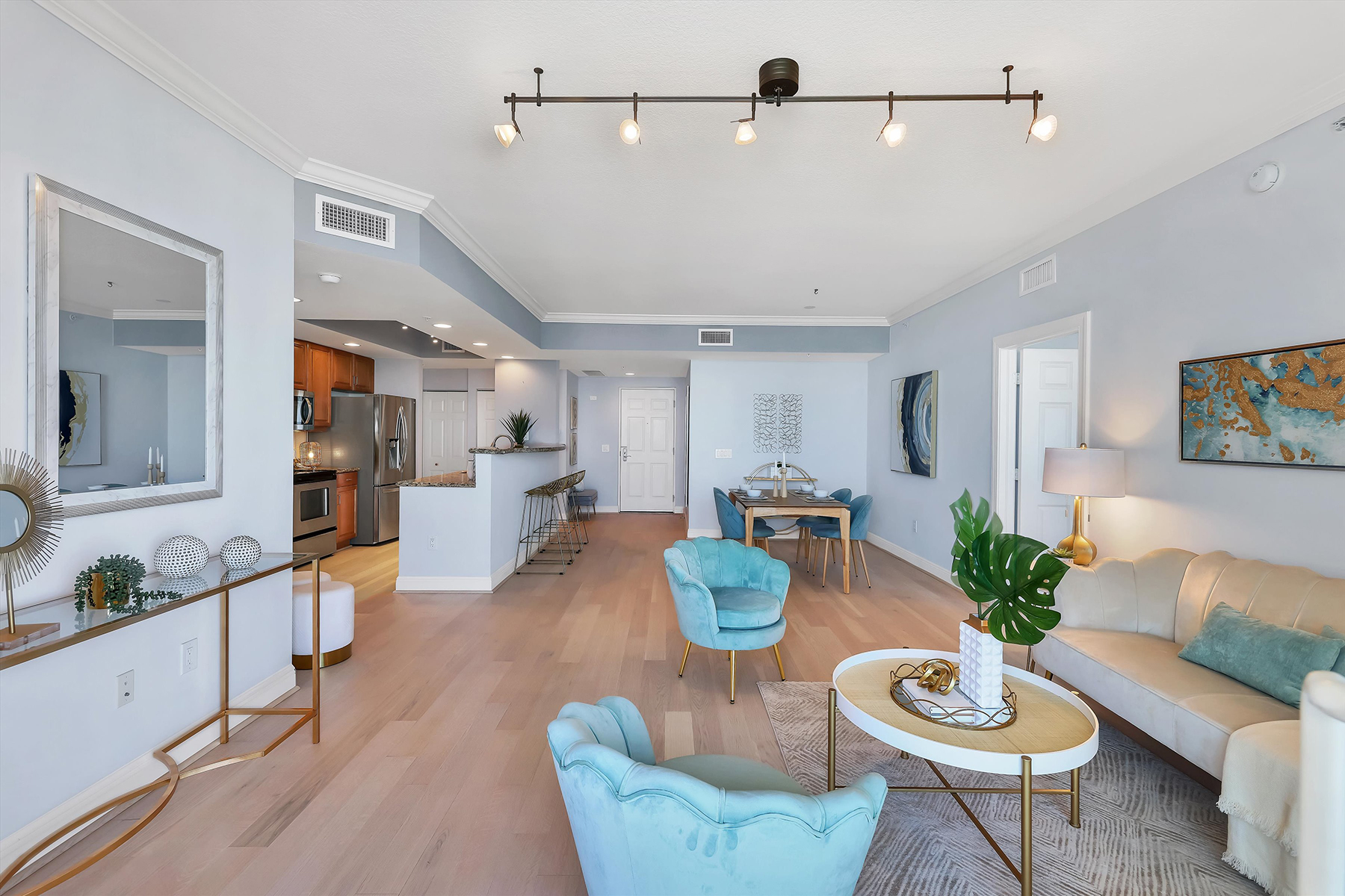 800 N Tamiami Trail , 1411