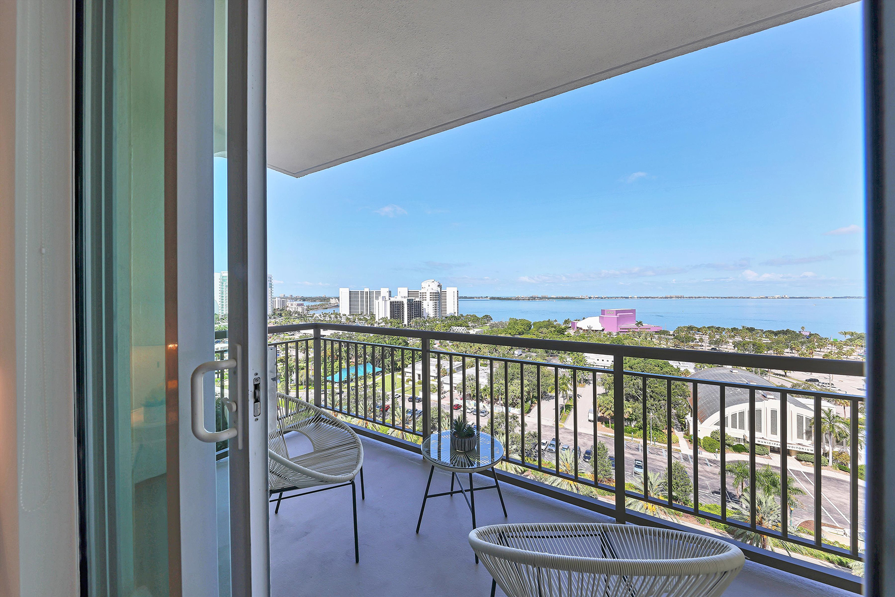 800 N Tamiami Trail , 1411
