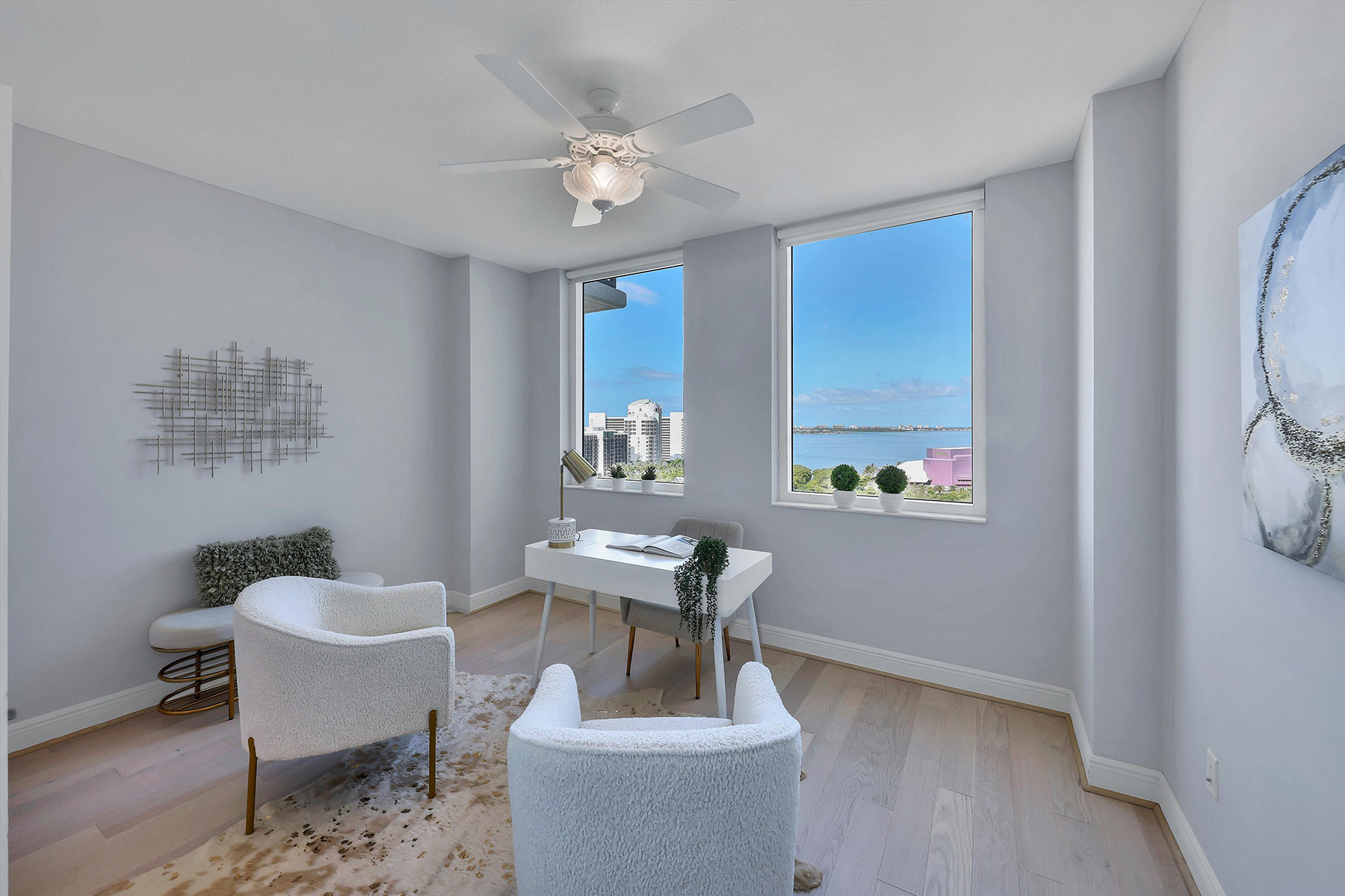 800 N Tamiami Trail , 1411