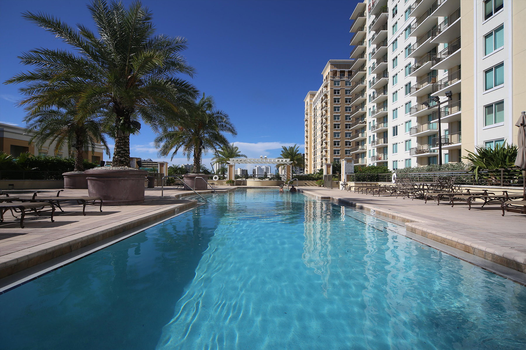 800 N Tamiami Trail , 1411