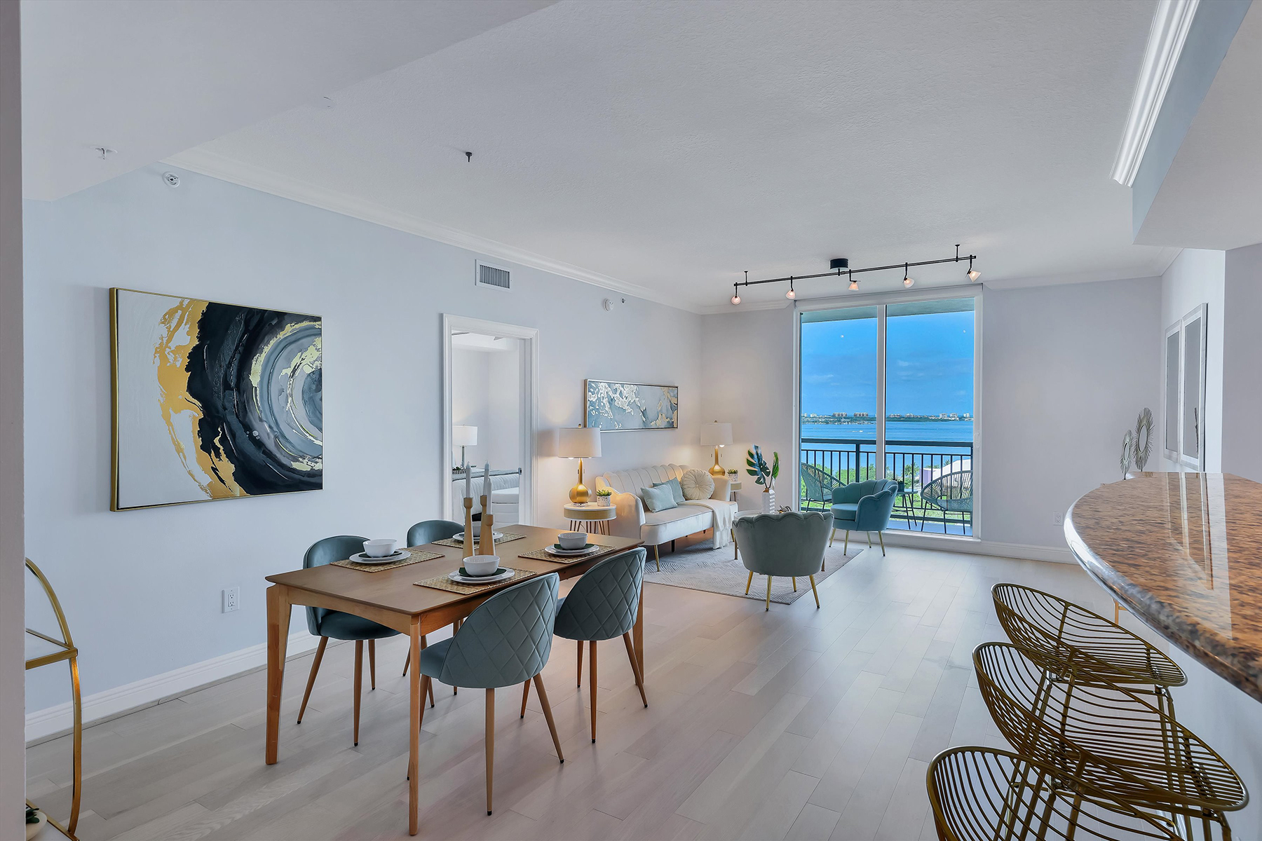 800 N Tamiami Trail , 1411