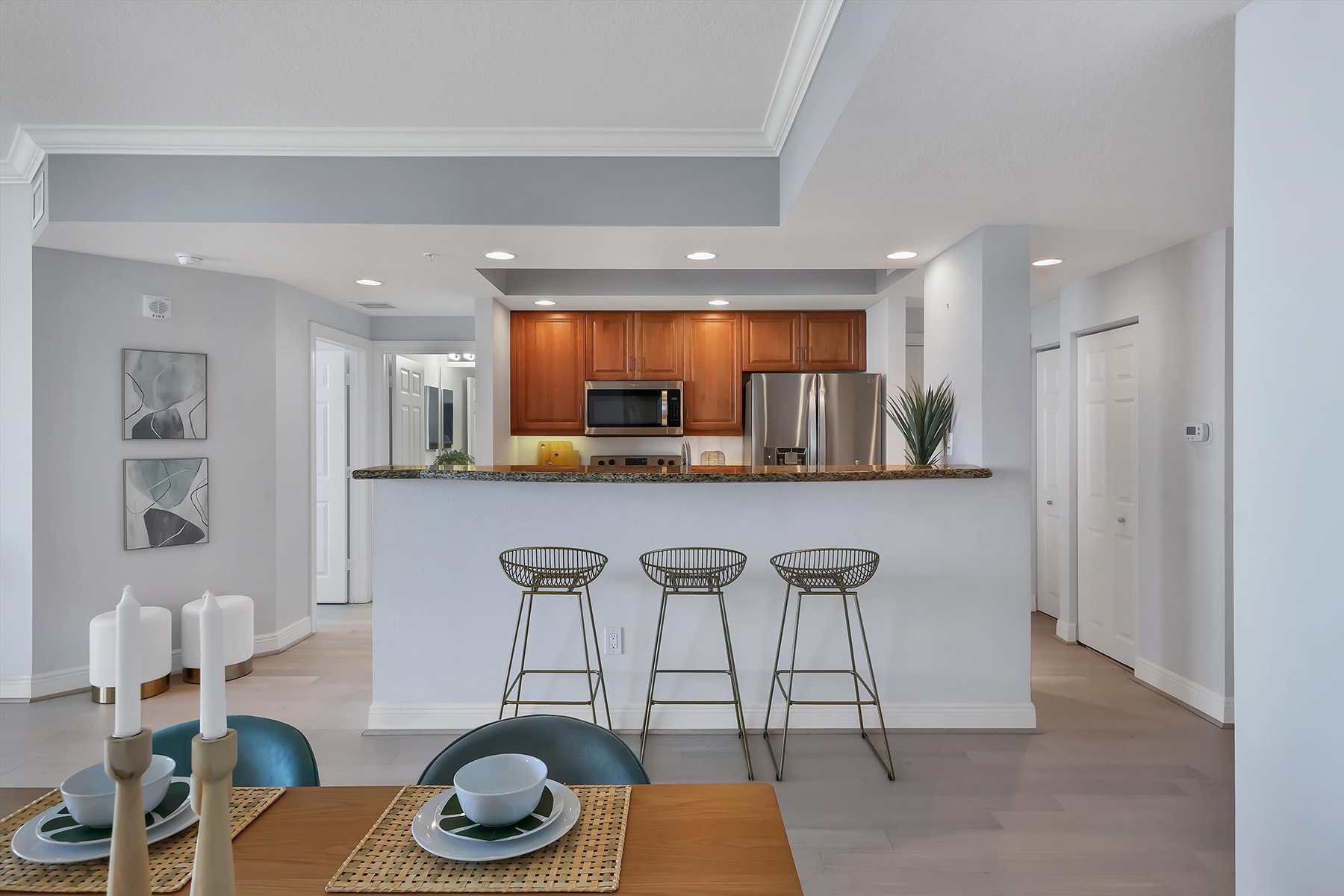 800 N Tamiami Trail , 1411