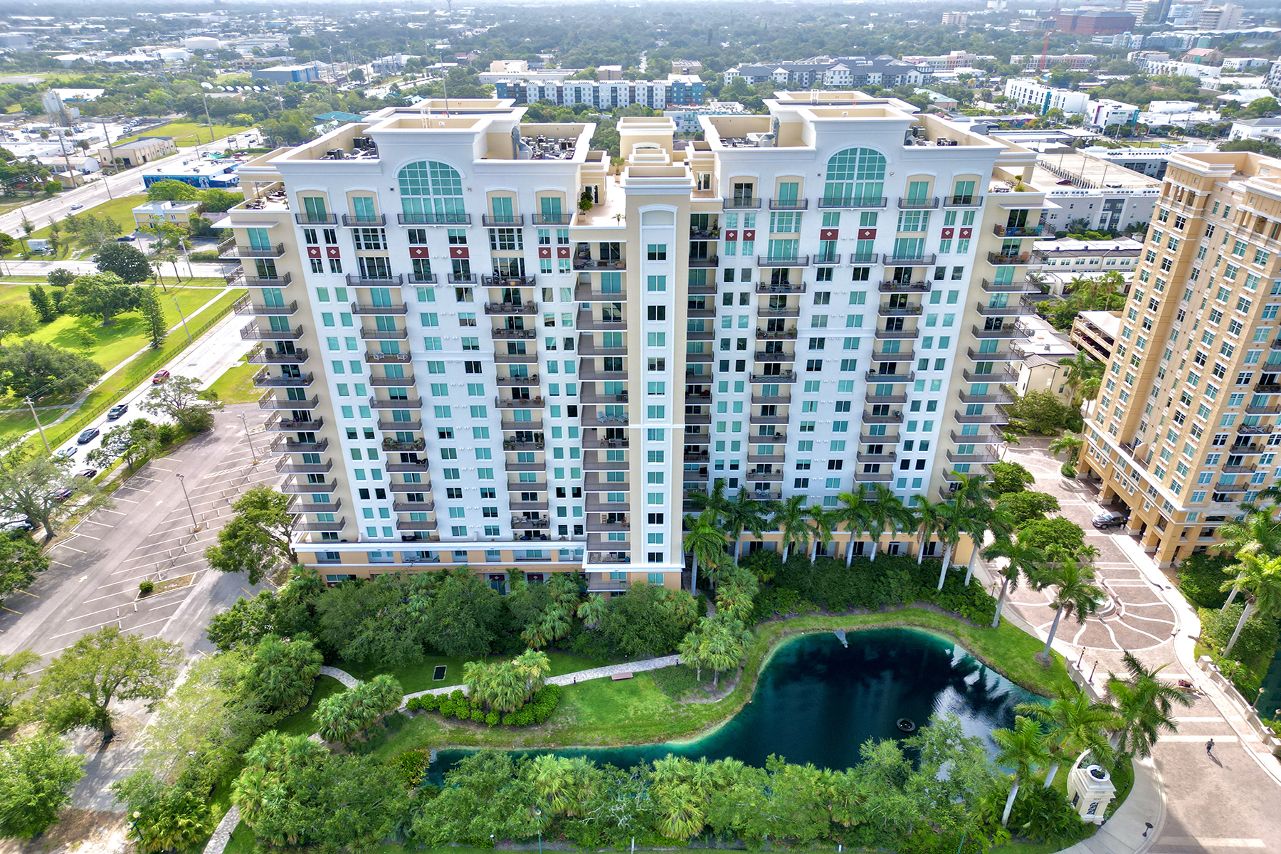 800 N Tamiami Trail , 1411