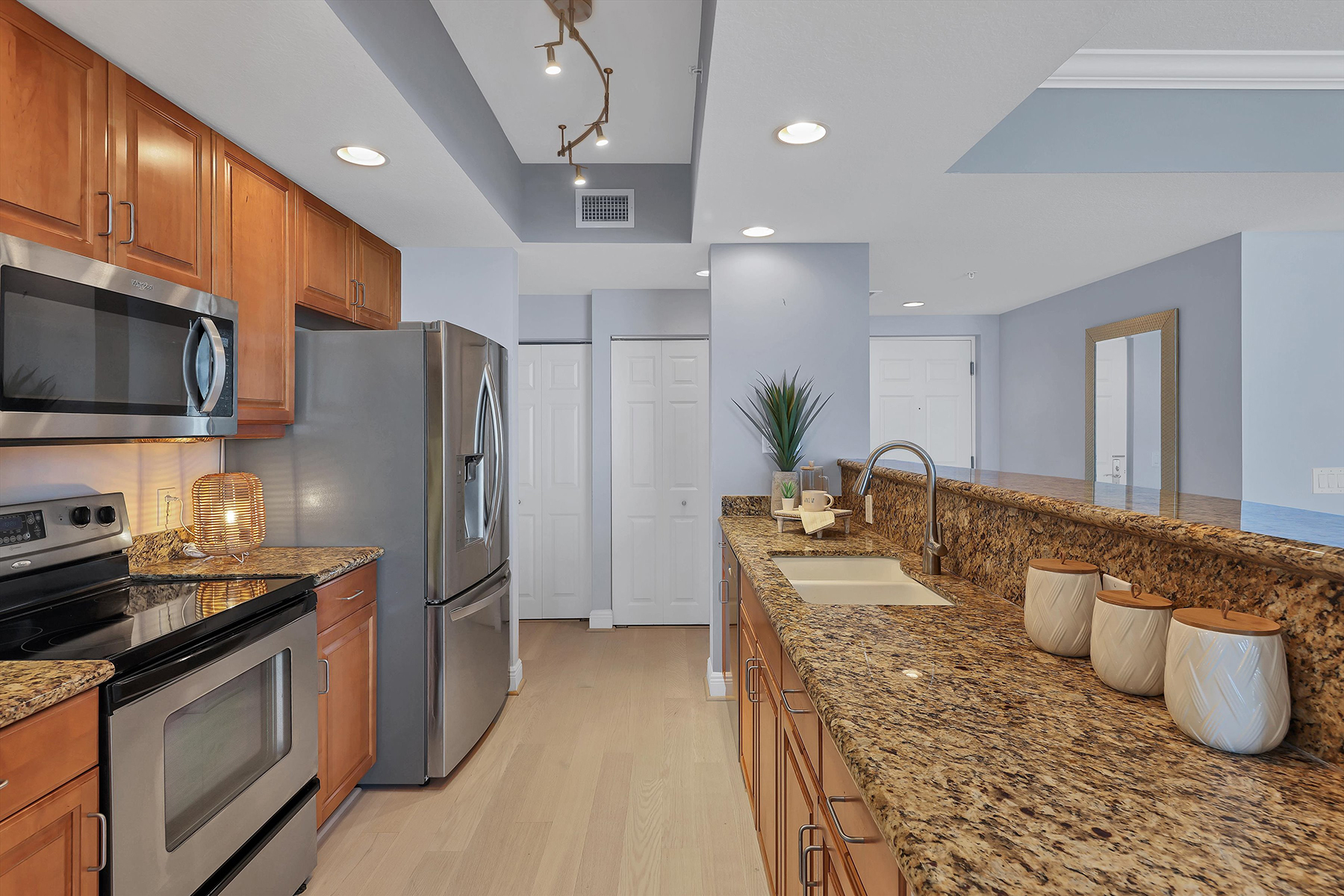 800 N Tamiami Trail , 1411
